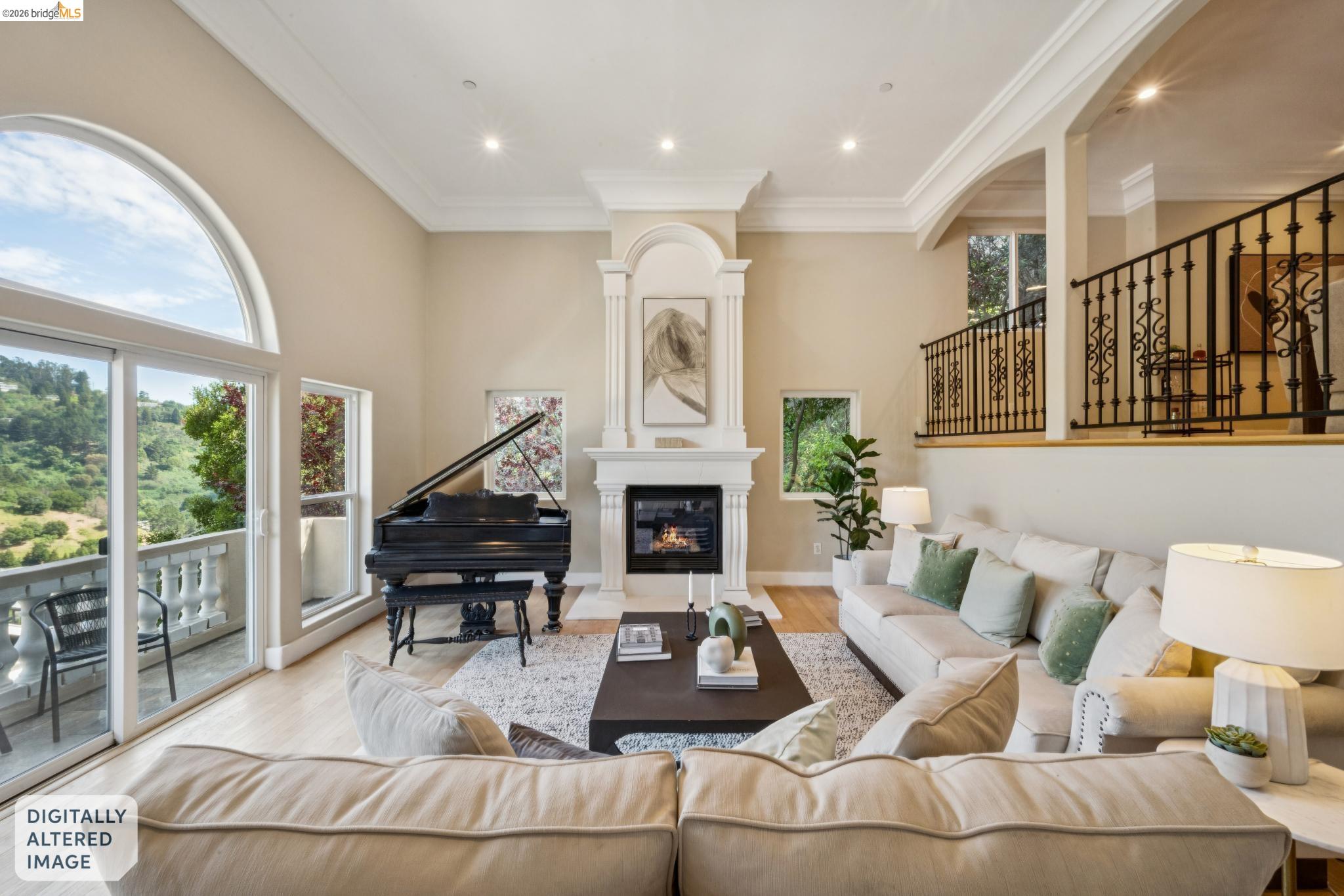 Detail Gallery Image 9 of 60 For 6929 Bristol Dr, Berkeley,  CA 94705 - 6 Beds | 4/1 Baths