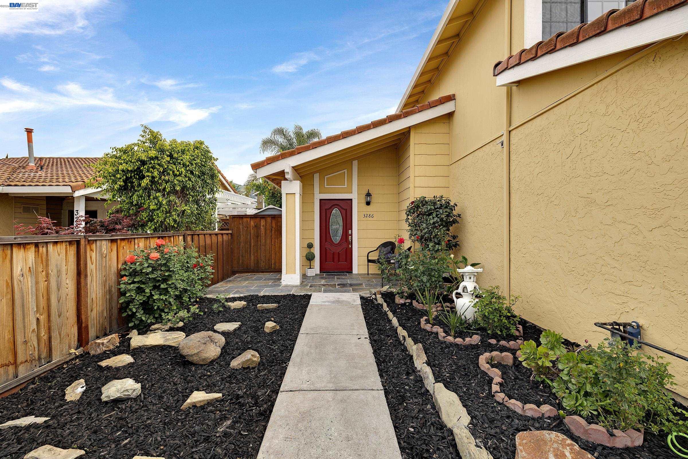 Detail Gallery Image 4 of 36 For 3286 Whitesand Court, San Jose,  CA 95148 - 3 Beds | 3 Baths