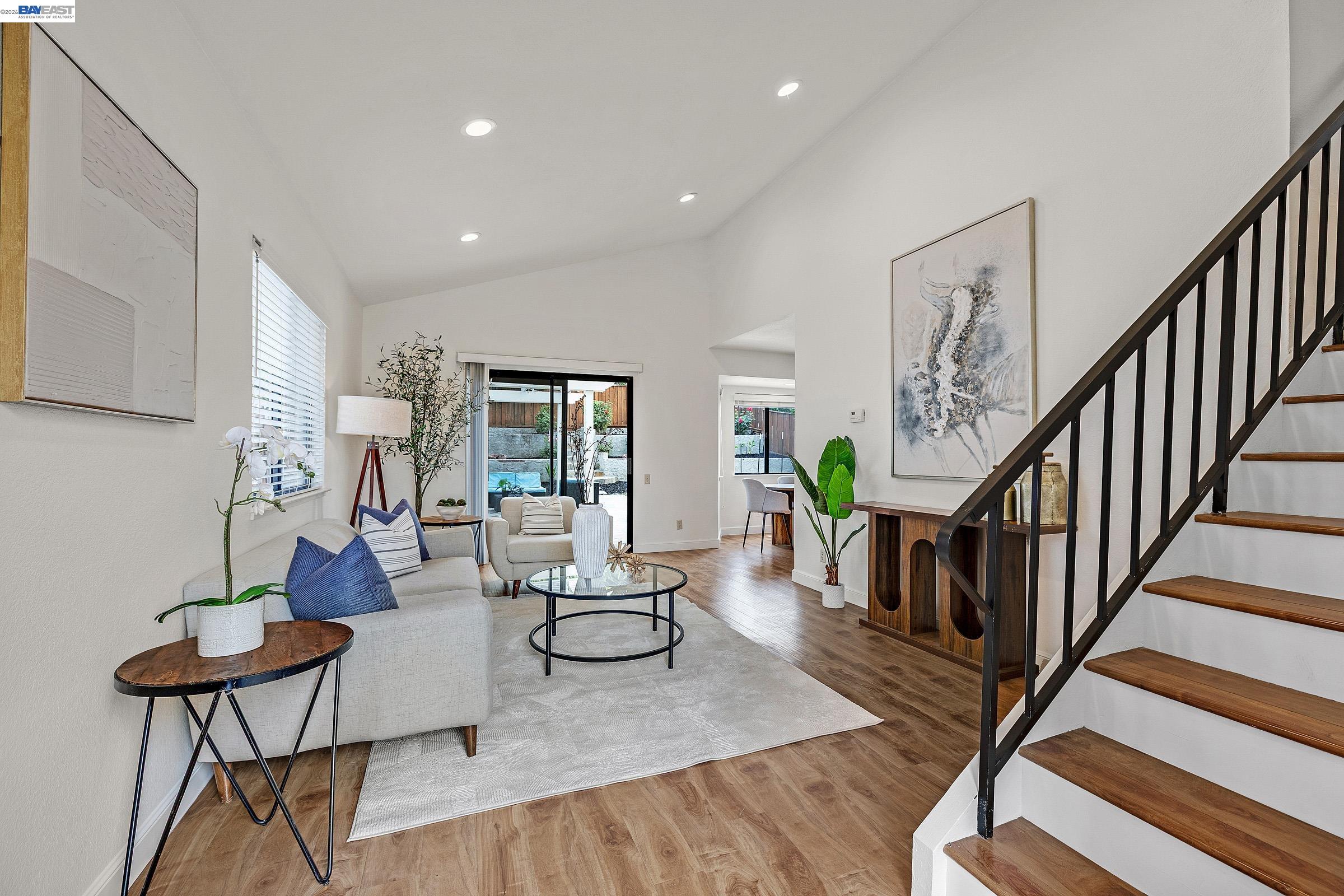 Detail Gallery Image 5 of 36 For 3286 Whitesand Court, San Jose,  CA 95148 - 3 Beds | 3 Baths