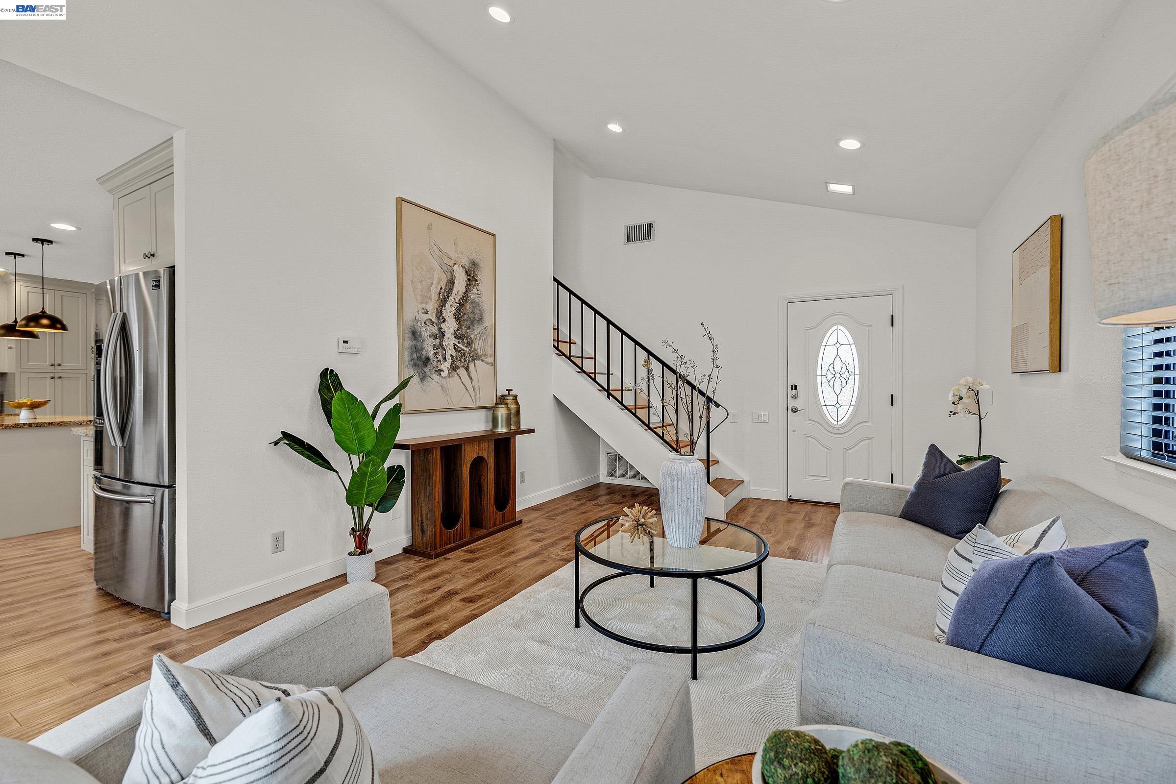 Detail Gallery Image 6 of 36 For 3286 Whitesand Court, San Jose,  CA 95148 - 3 Beds | 3 Baths