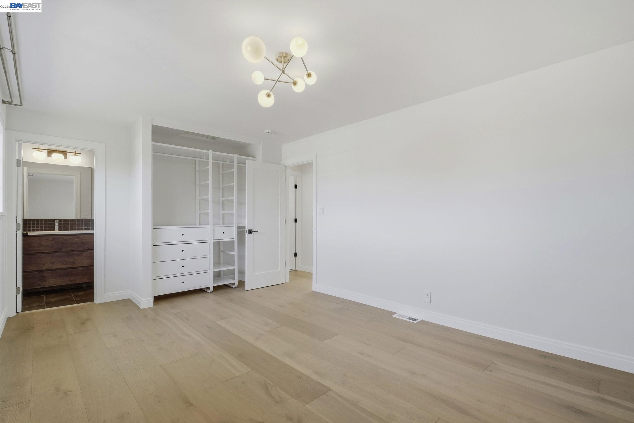 Detail Gallery Image 12 of 39 For 7574 Birkdale Dr, Newark,  CA 94560 - 5 Beds | 2/1 Baths