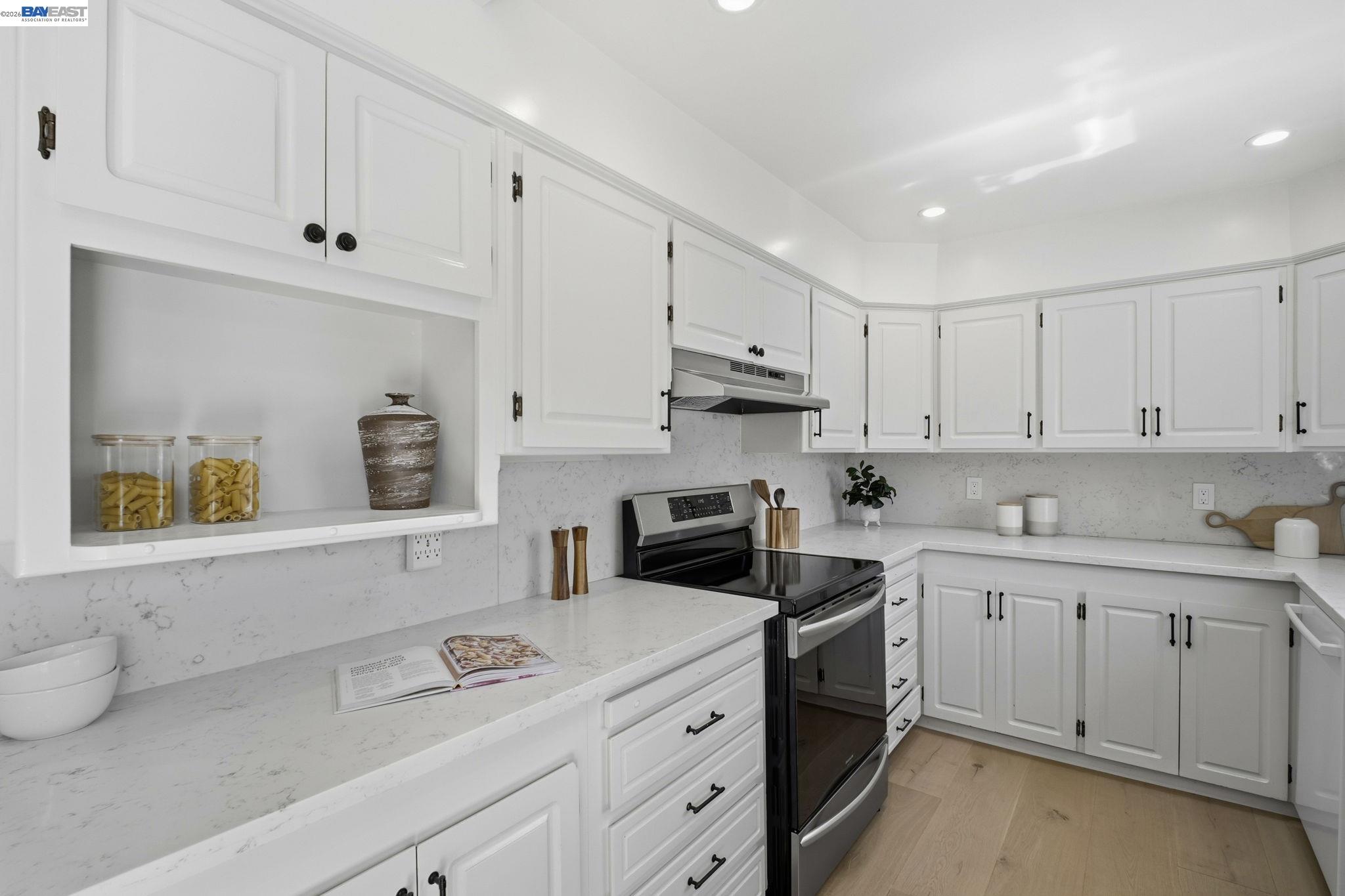 Detail Gallery Image 15 of 39 For 7574 Birkdale Dr, Newark,  CA 94560 - 5 Beds | 2/1 Baths