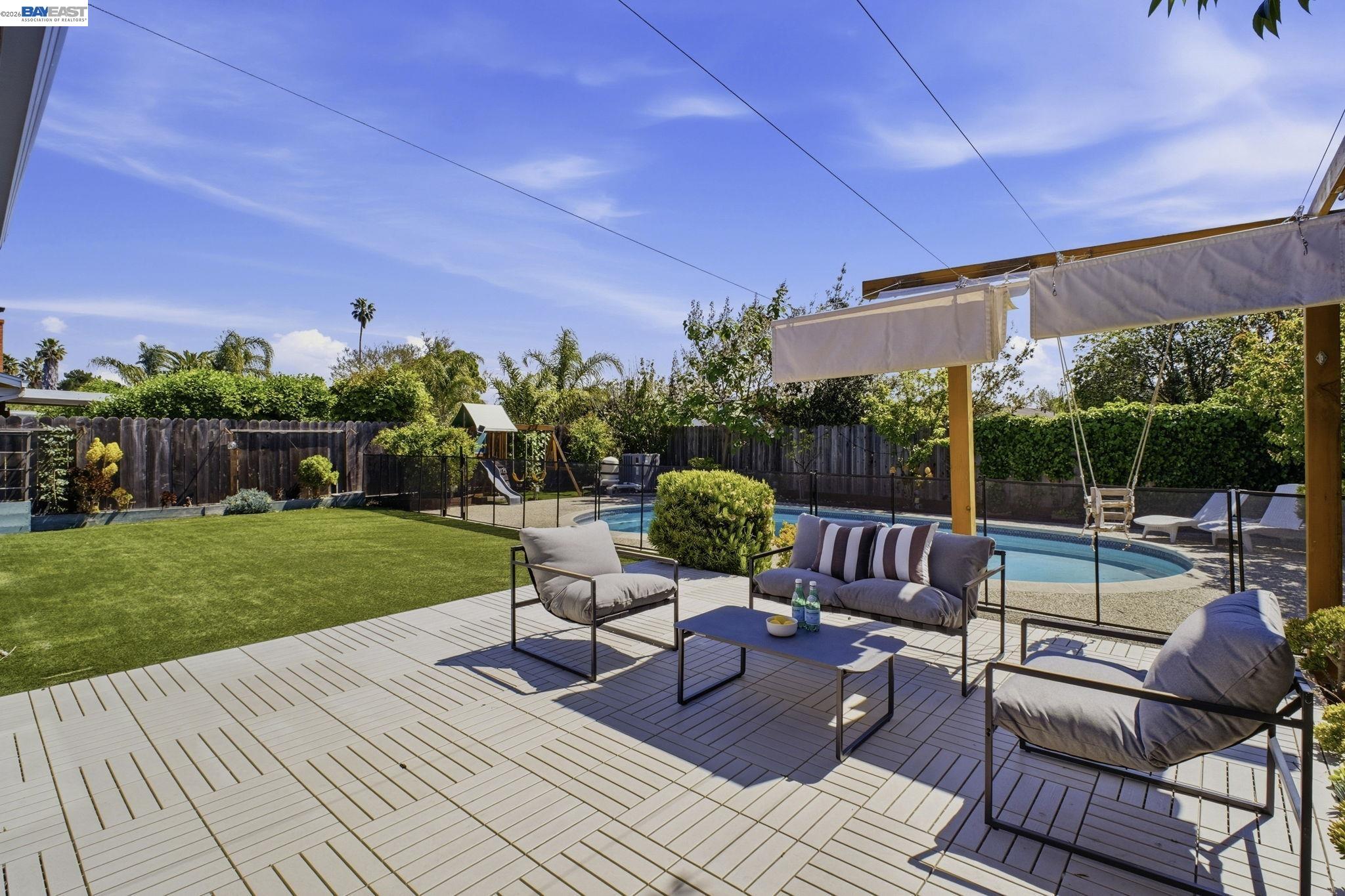 Detail Gallery Image 30 of 39 For 7574 Birkdale Dr, Newark,  CA 94560 - 5 Beds | 2/1 Baths