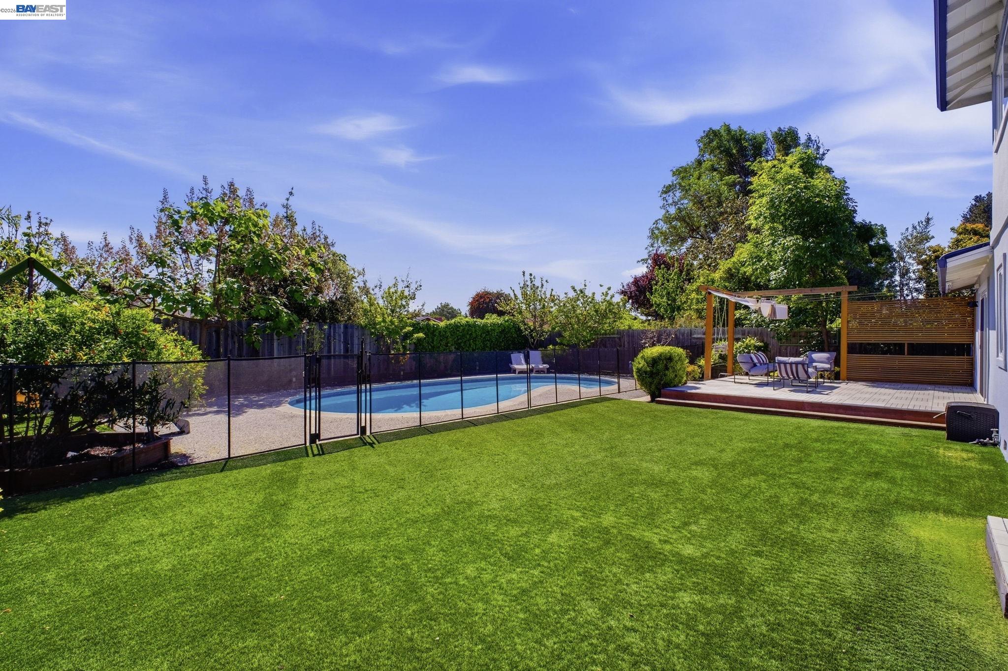 Detail Gallery Image 31 of 39 For 7574 Birkdale Dr, Newark,  CA 94560 - 5 Beds | 2/1 Baths