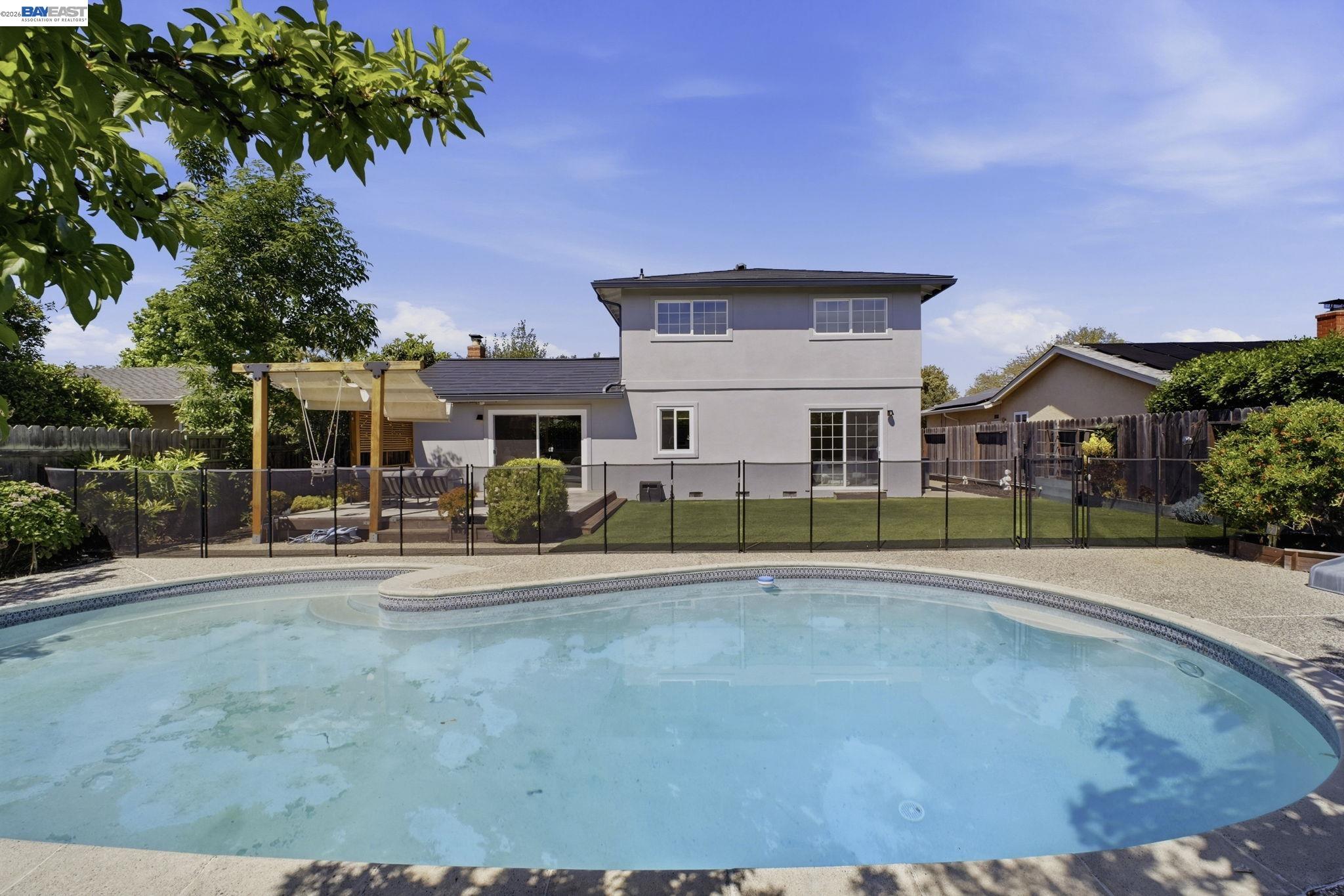 Detail Gallery Image 33 of 39 For 7574 Birkdale Dr, Newark,  CA 94560 - 5 Beds | 2/1 Baths