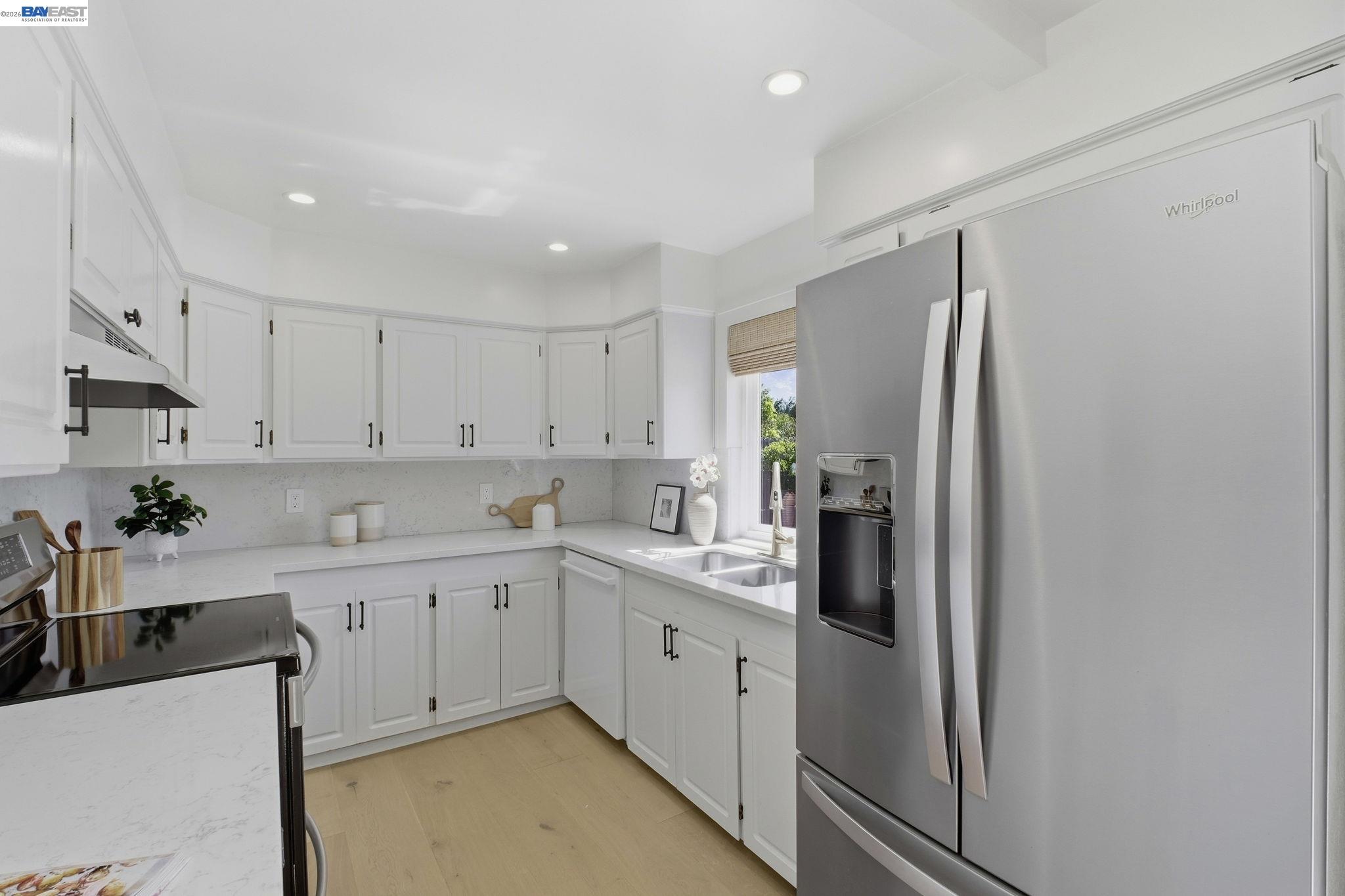 Detail Gallery Image 6 of 39 For 7574 Birkdale Dr, Newark,  CA 94560 - 5 Beds | 2/1 Baths