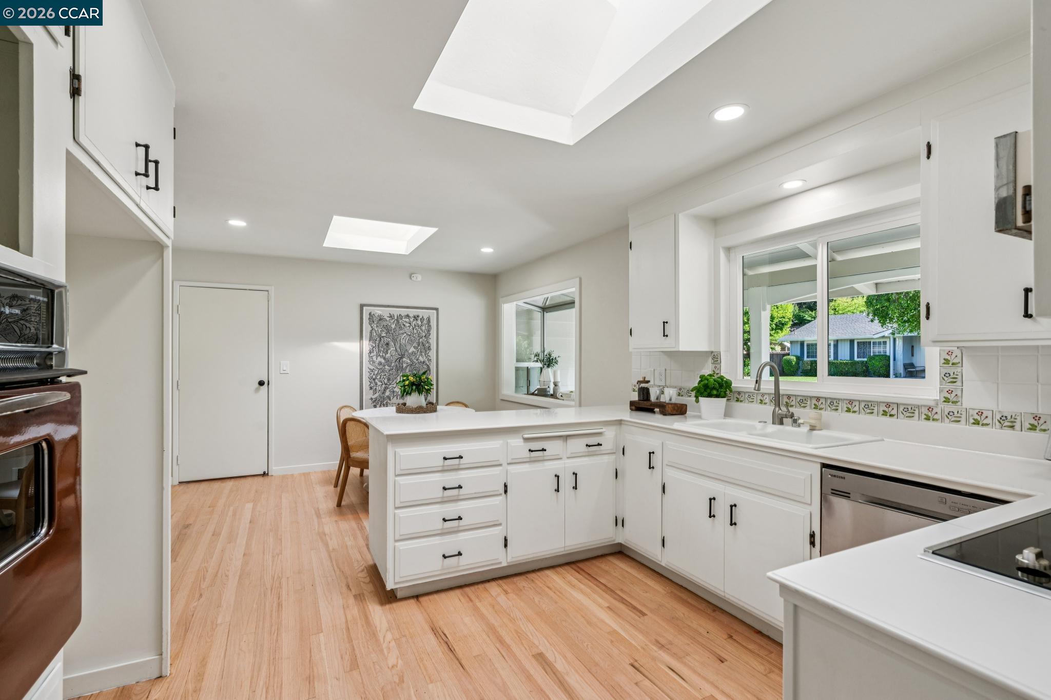 Detail Gallery Image 12 of 36 For 152 Tharp Dr, Moraga,  CA 94556 - 3 Beds | 3 Baths