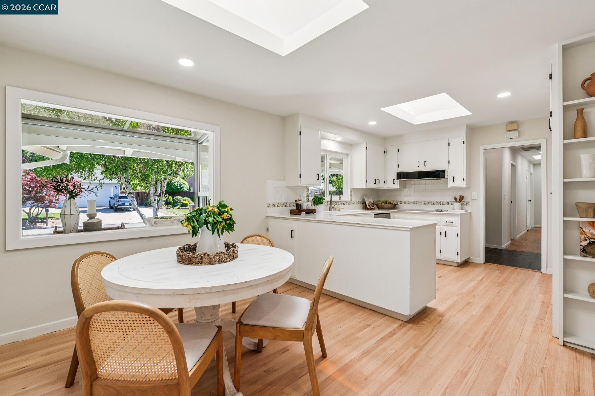 Detail Gallery Image 14 of 36 For 152 Tharp Dr, Moraga,  CA 94556 - 3 Beds | 3 Baths