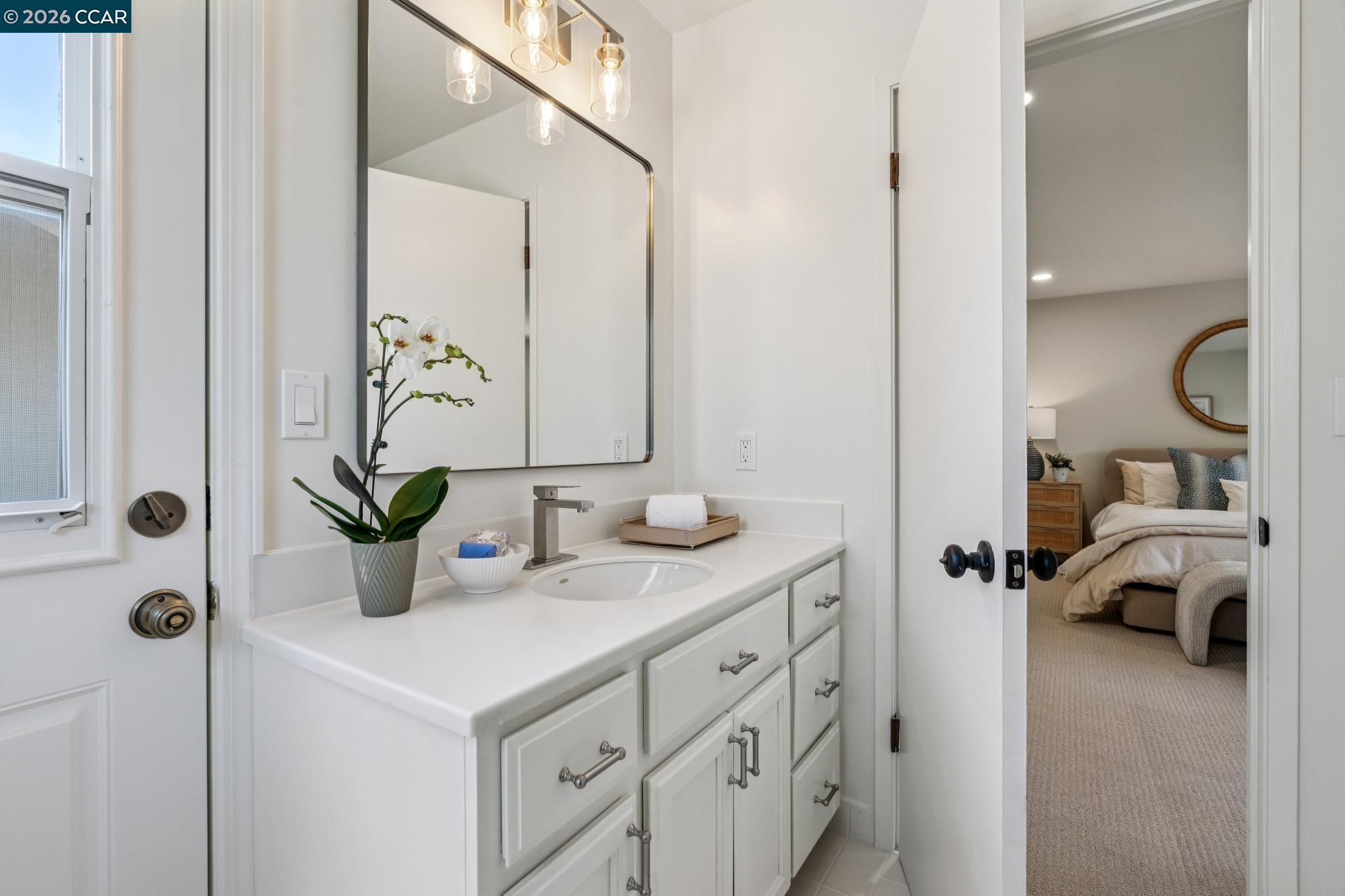 Detail Gallery Image 24 of 36 For 152 Tharp Dr, Moraga,  CA 94556 - 3 Beds | 3 Baths