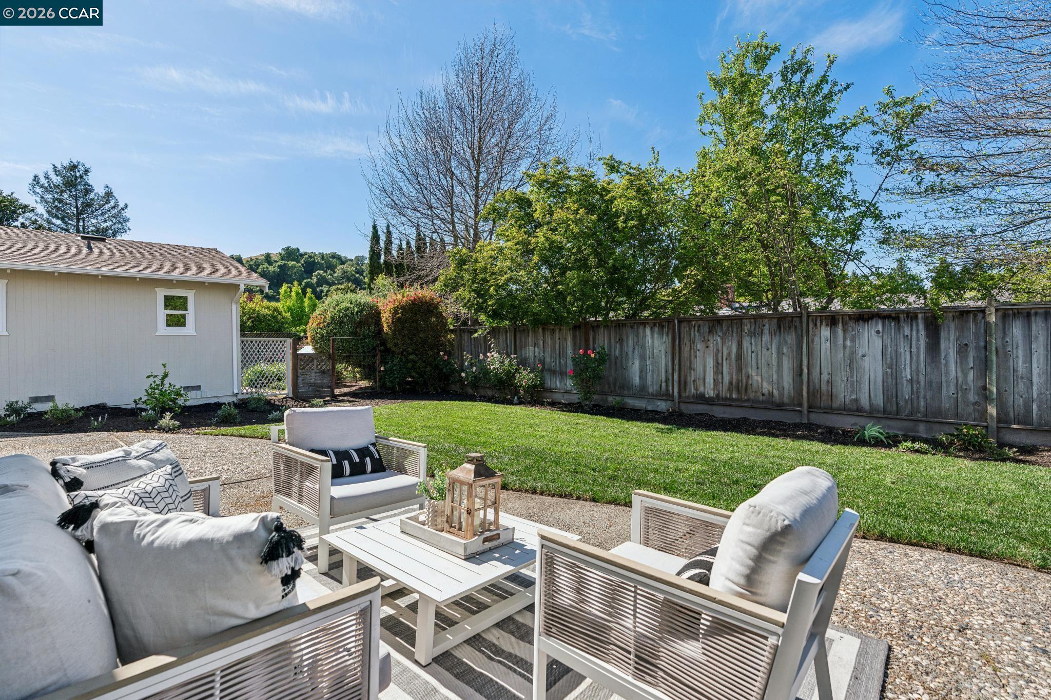 Detail Gallery Image 34 of 36 For 152 Tharp Dr, Moraga,  CA 94556 - 3 Beds | 3 Baths