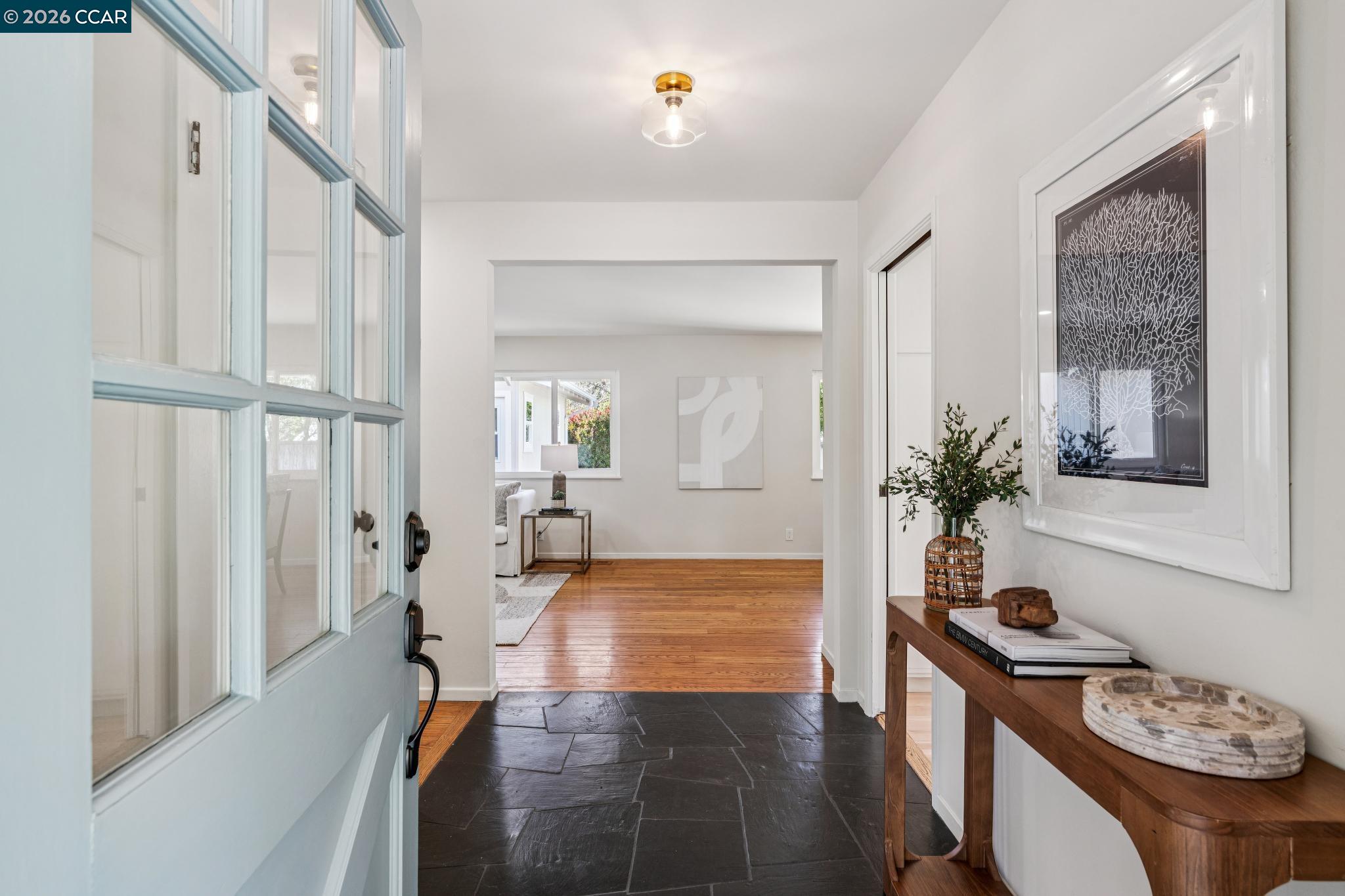 Detail Gallery Image 5 of 36 For 152 Tharp Dr, Moraga,  CA 94556 - 3 Beds | 3 Baths