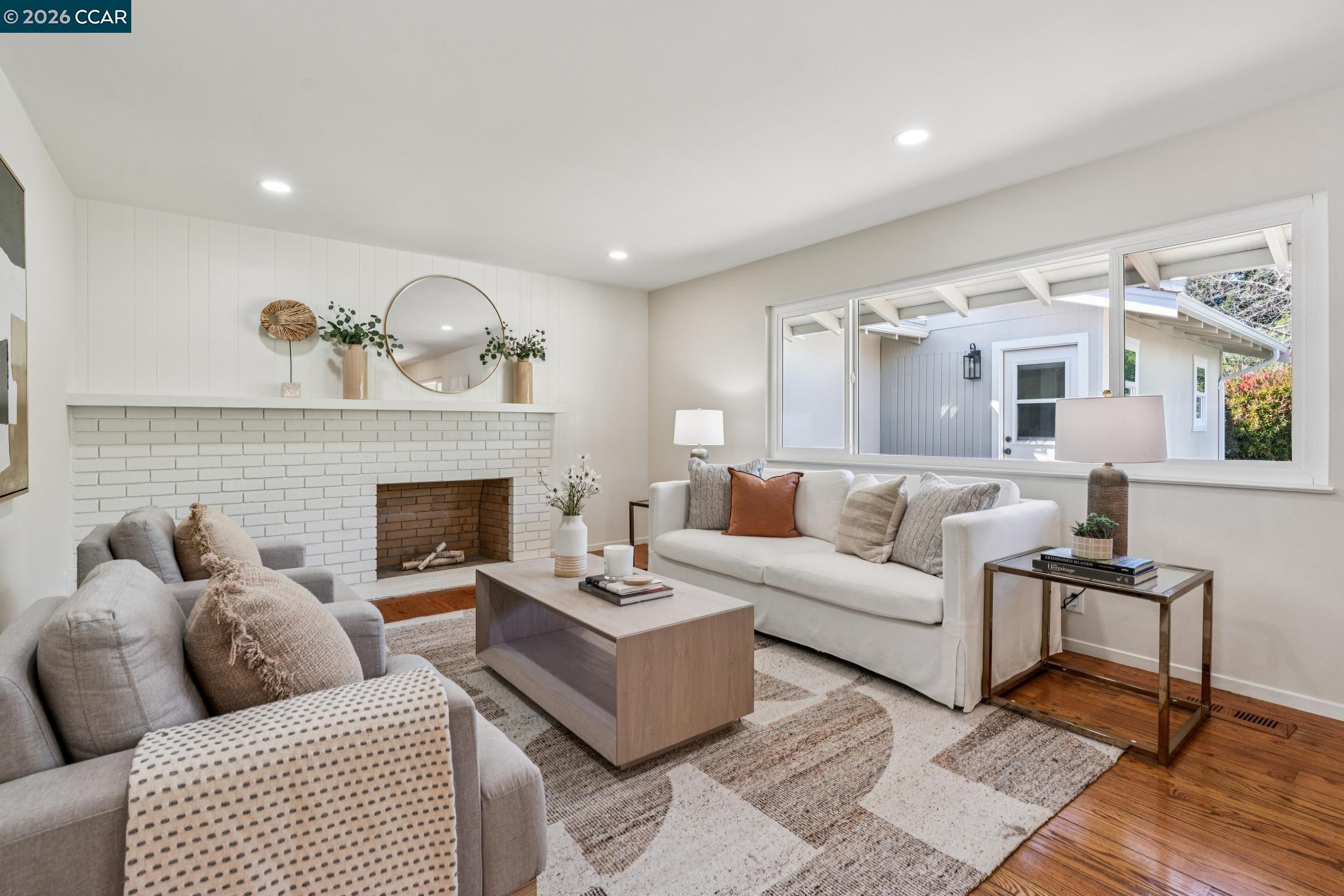 Detail Gallery Image 8 of 36 For 152 Tharp Dr, Moraga,  CA 94556 - 3 Beds | 3 Baths