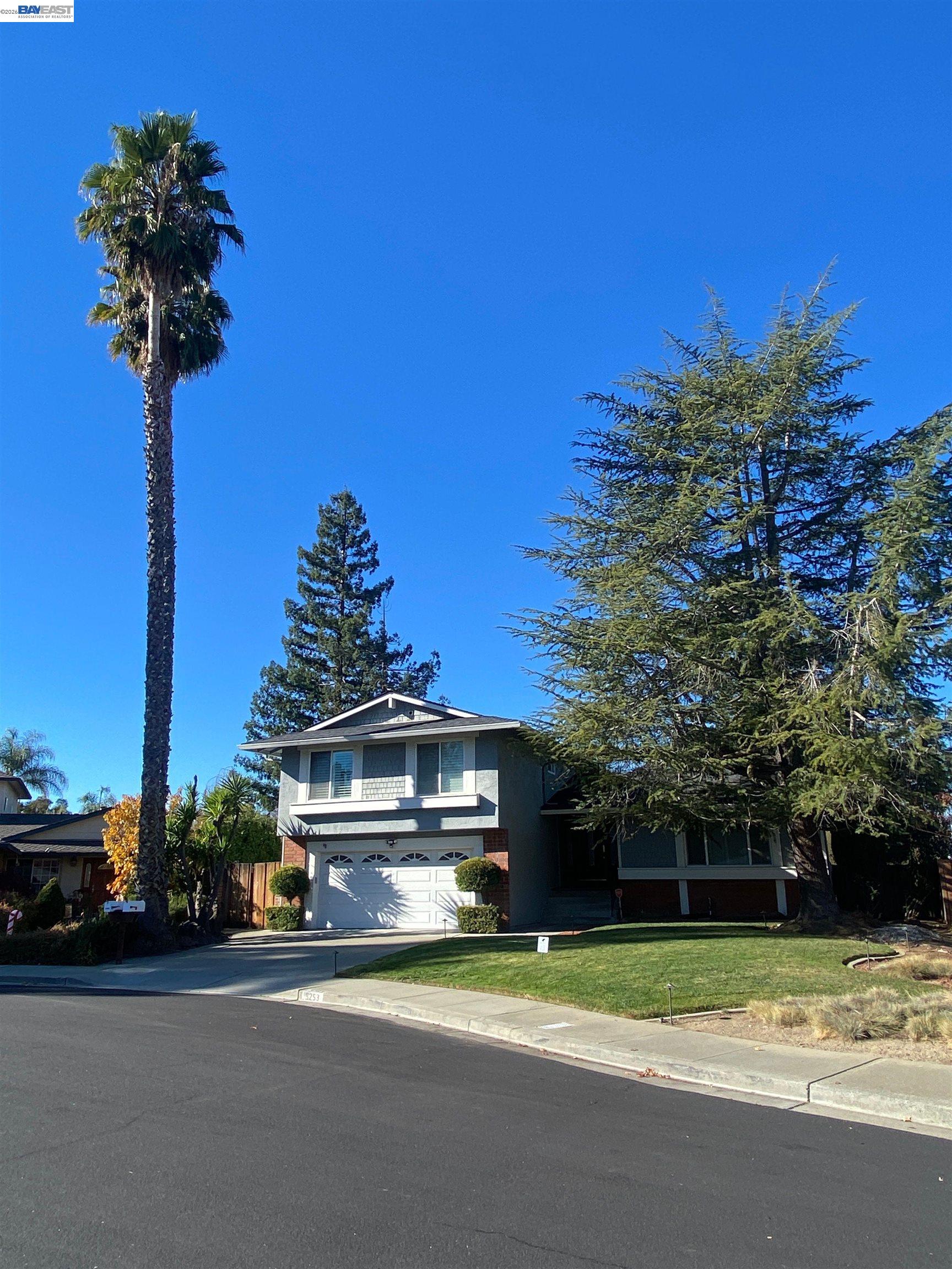 Detail Gallery Image 2 of 39 For 3253 Pomace Court, Pleasanton,  CA 94566 - 4 Beds | 2/1 Baths