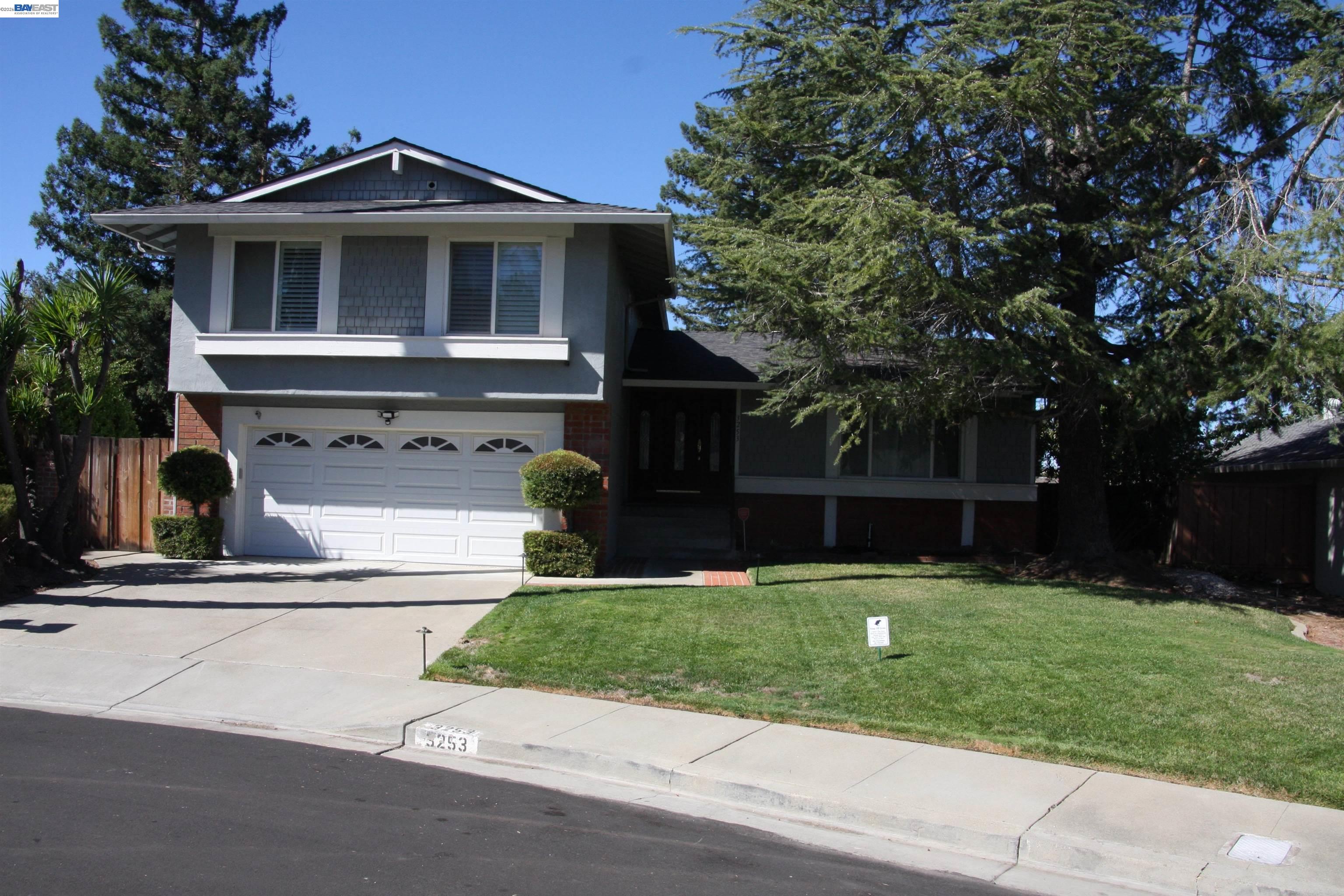 Detail Gallery Image 3 of 39 For 3253 Pomace Court, Pleasanton,  CA 94566 - 4 Beds | 2/1 Baths