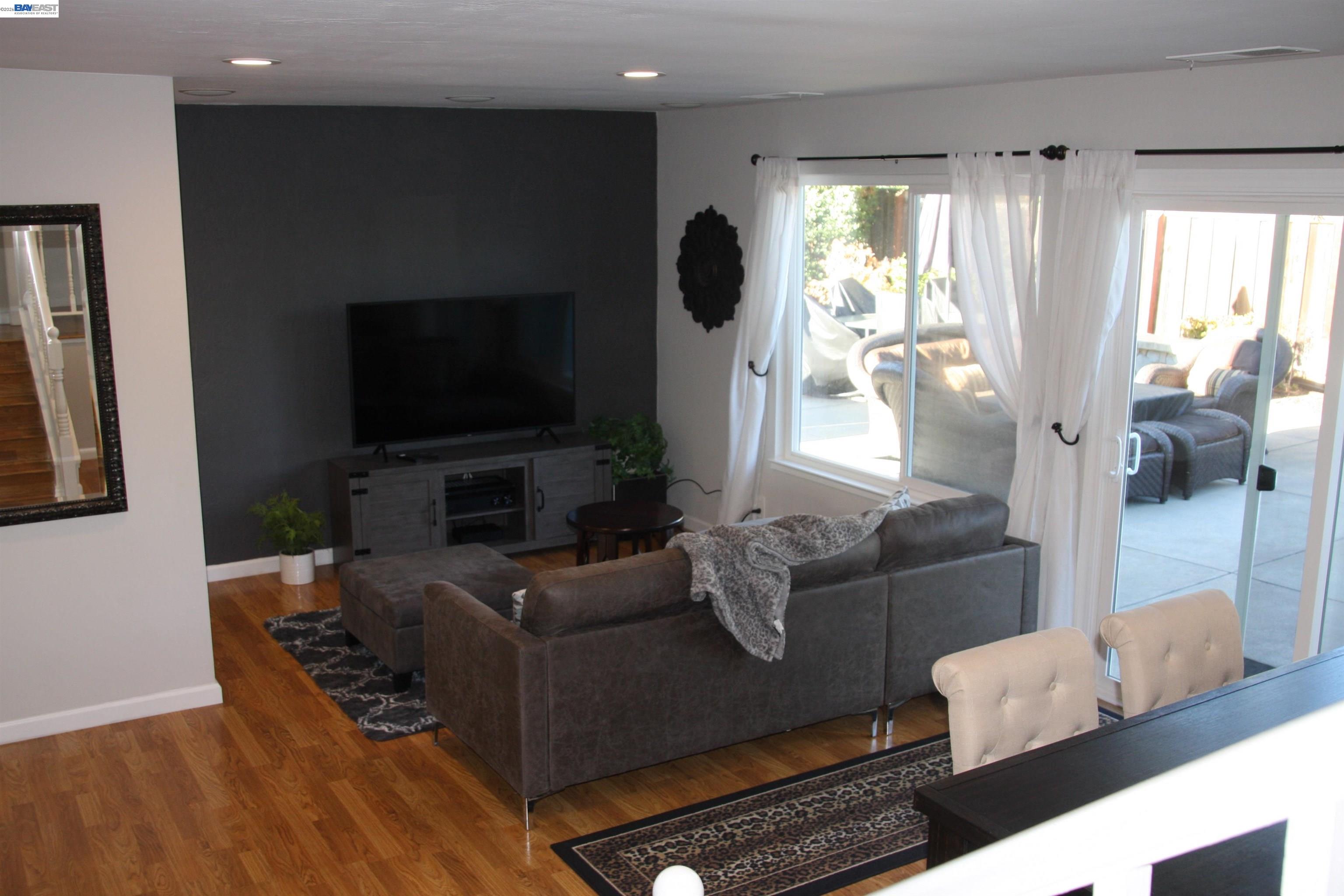 Detail Gallery Image 27 of 39 For 3253 Pomace Court, Pleasanton,  CA 94566 - 4 Beds | 2/1 Baths