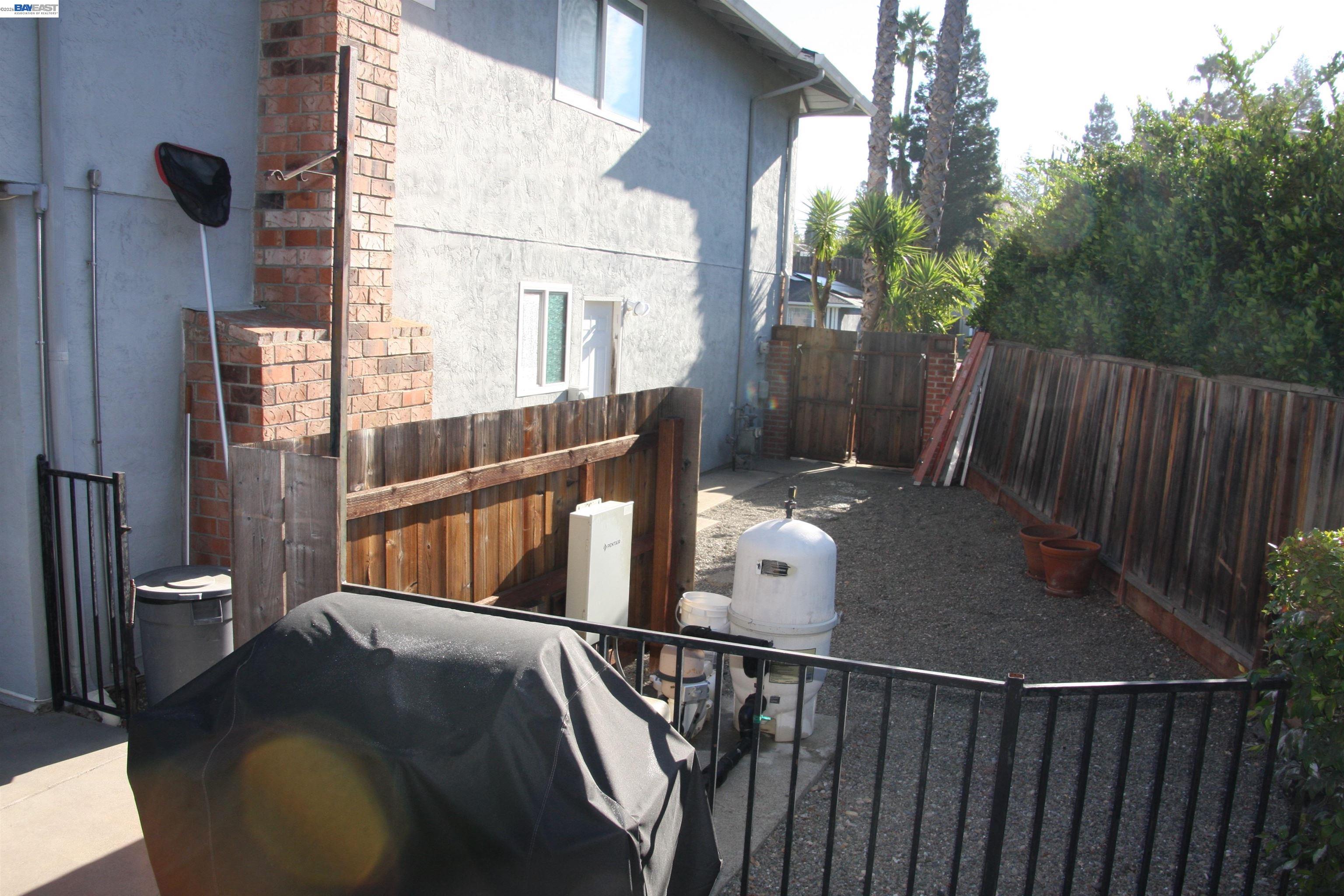 Detail Gallery Image 7 of 39 For 3253 Pomace Court, Pleasanton,  CA 94566 - 4 Beds | 2/1 Baths