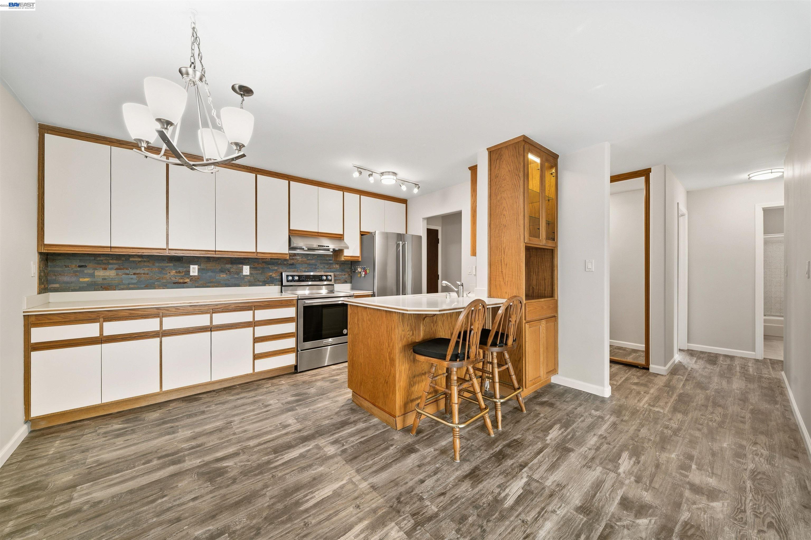 Photo #4: 41130506 Listing: Photo #4