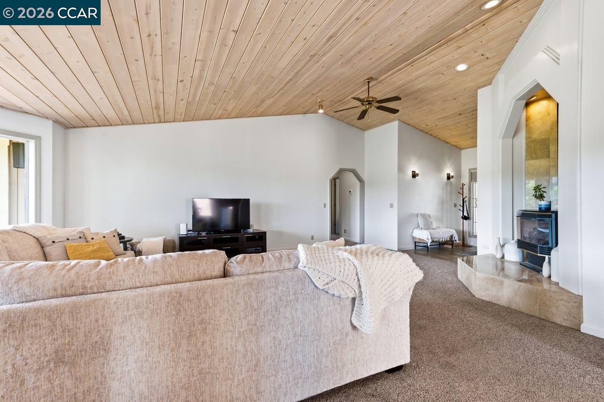 Detail Gallery Image 5 of 31 For 18278 Hummingbird Dr, Penn Valley,  CA 95946 - 3 Beds | 2 Baths
