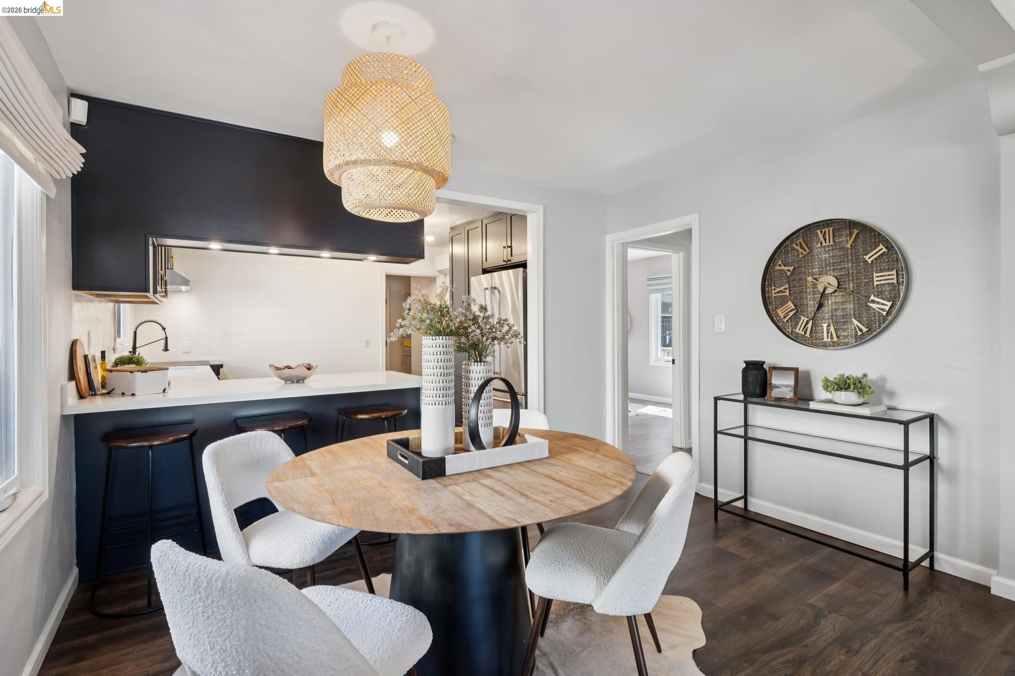 Detail Gallery Image 11 of 52 For 2564 35th Ave, Oakland,  CA 94601 - 3 Beds | 2 Baths