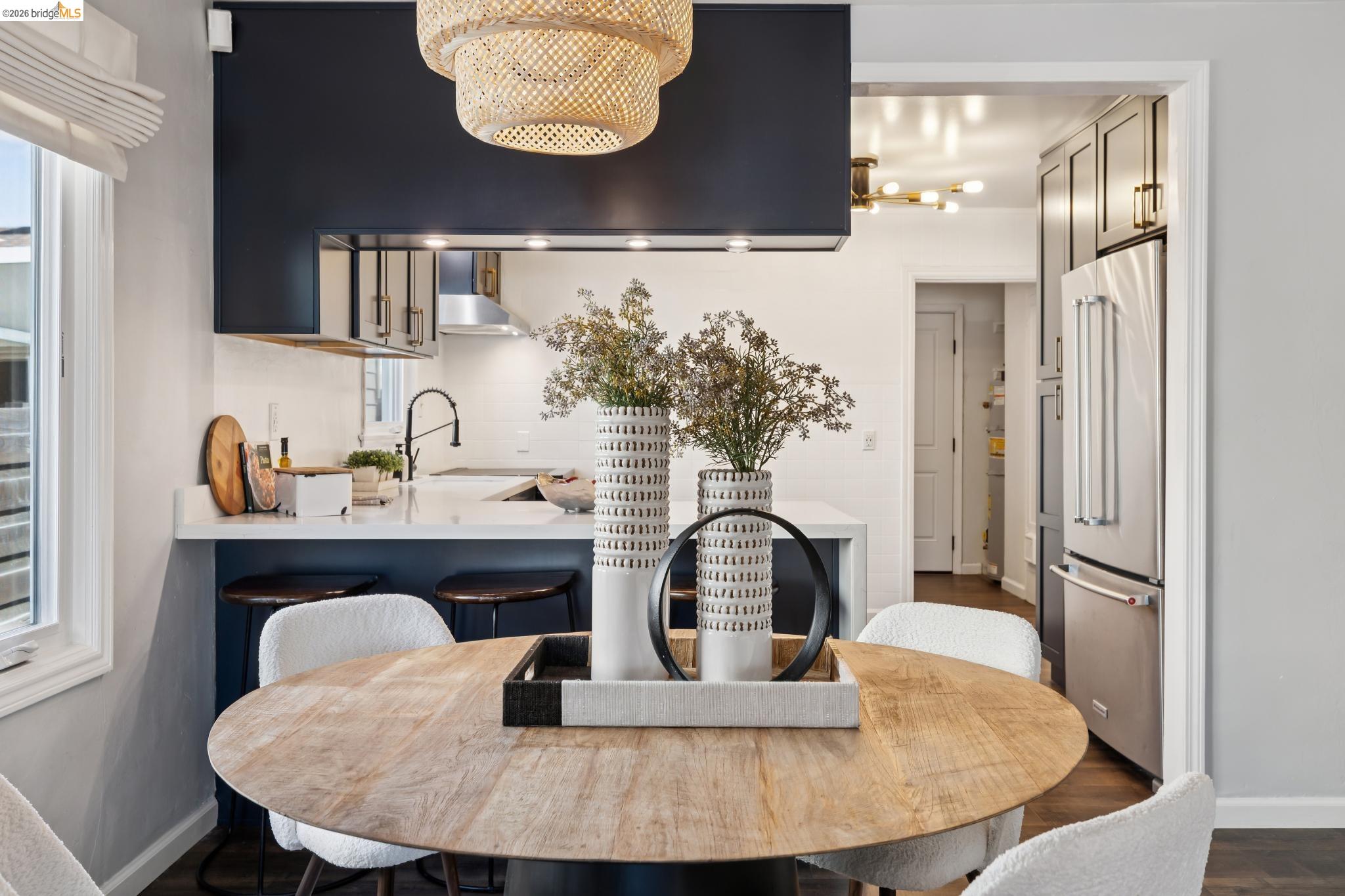 Detail Gallery Image 12 of 52 For 2564 35th Ave, Oakland,  CA 94601 - 3 Beds | 2 Baths