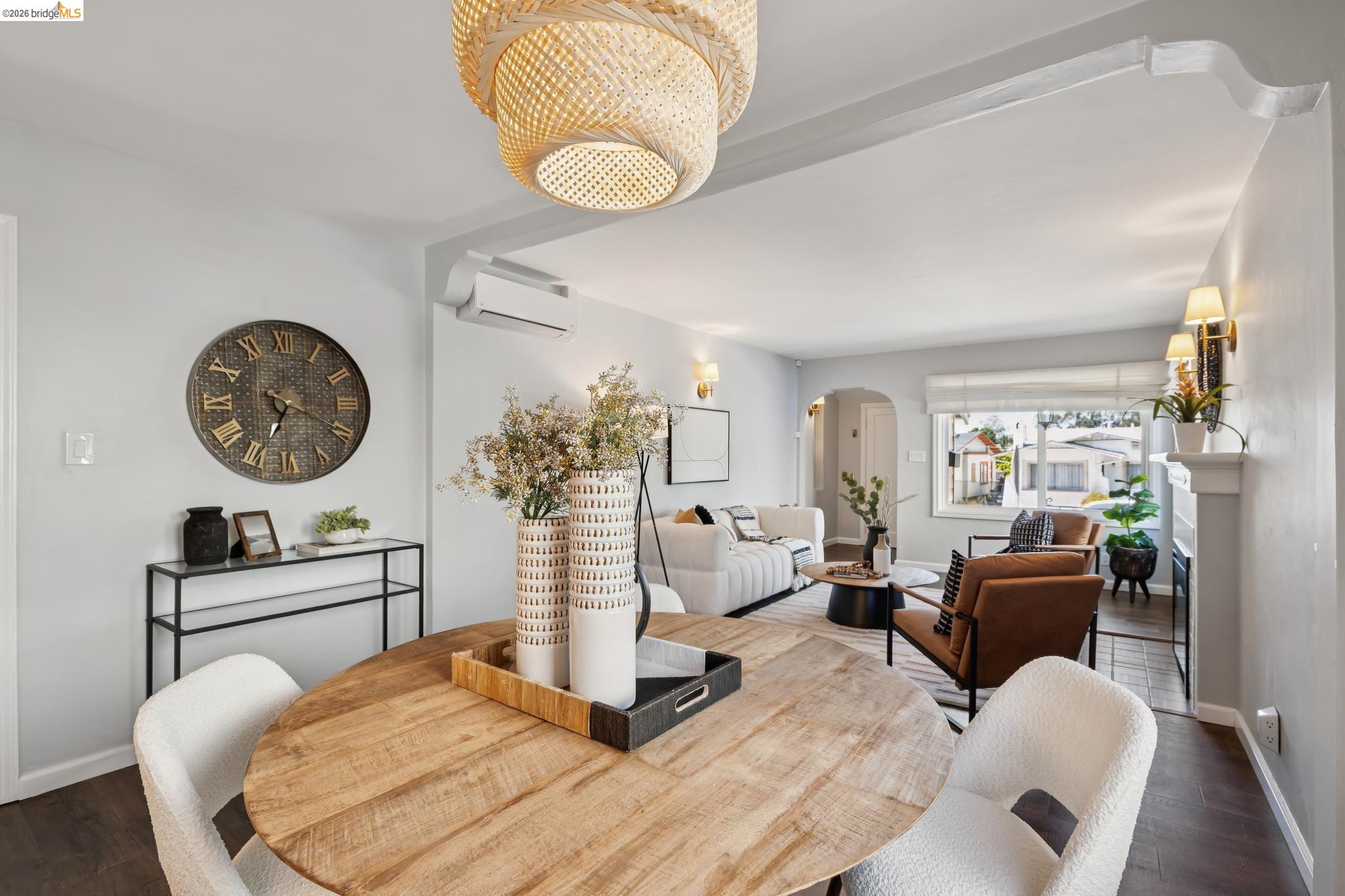 Detail Gallery Image 14 of 52 For 2564 35th Ave, Oakland,  CA 94601 - 3 Beds | 2 Baths