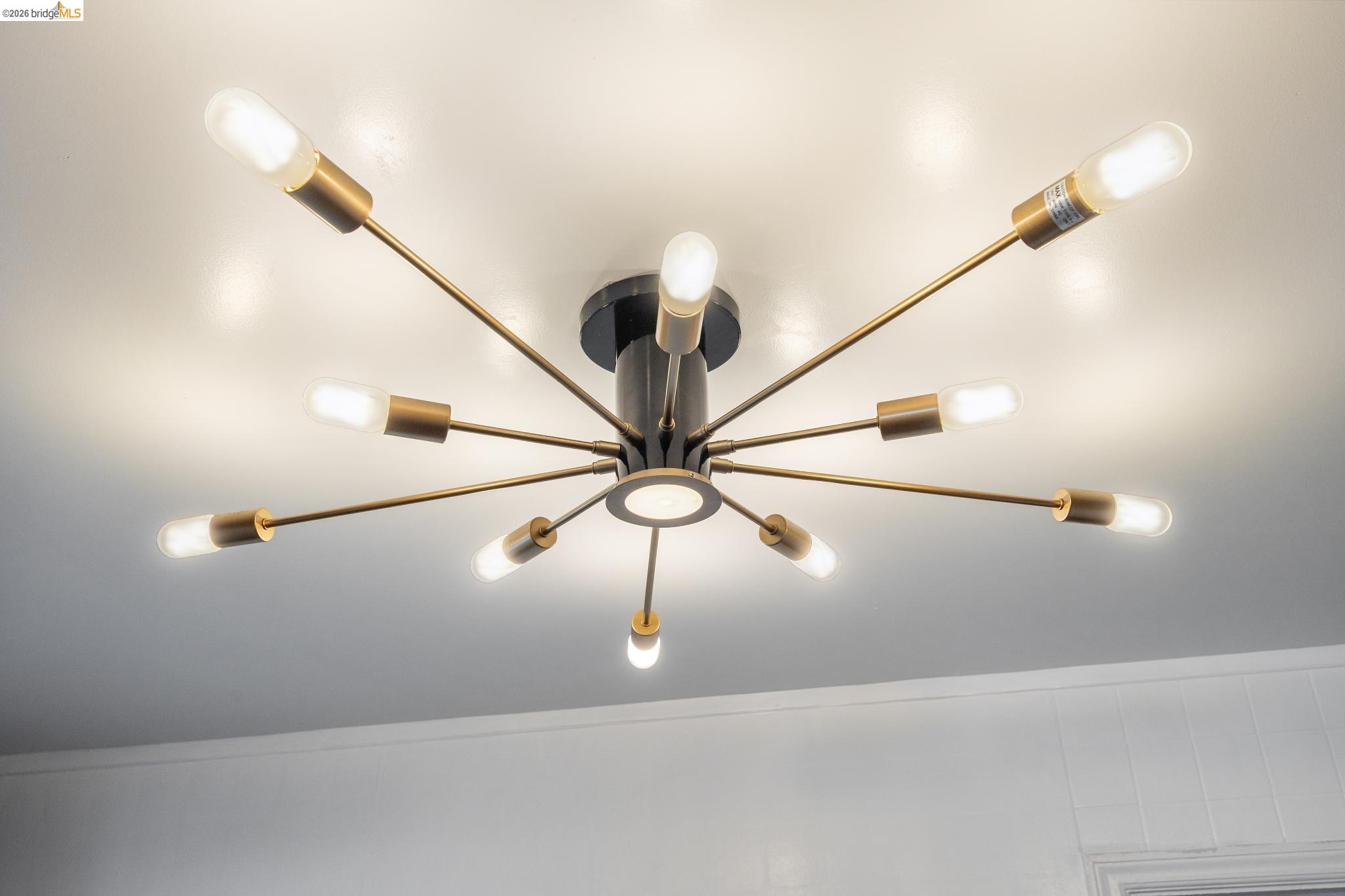 Detail Gallery Image 21 of 52 For 2564 35th Ave, Oakland,  CA 94601 - 3 Beds | 2 Baths