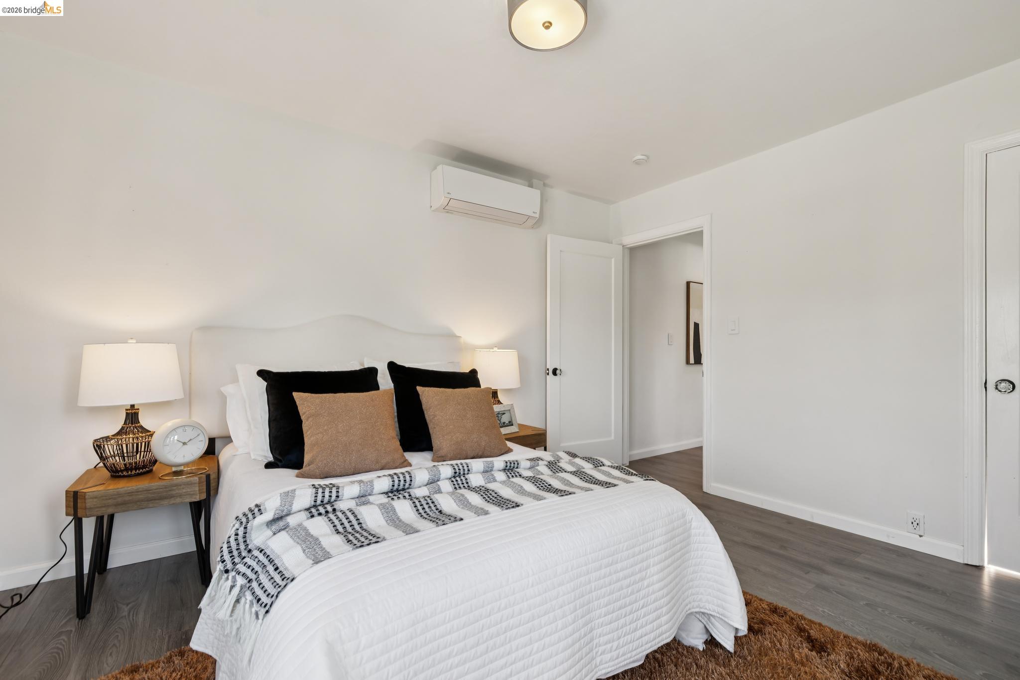 Detail Gallery Image 24 of 52 For 2564 35th Ave, Oakland,  CA 94601 - 3 Beds | 2 Baths