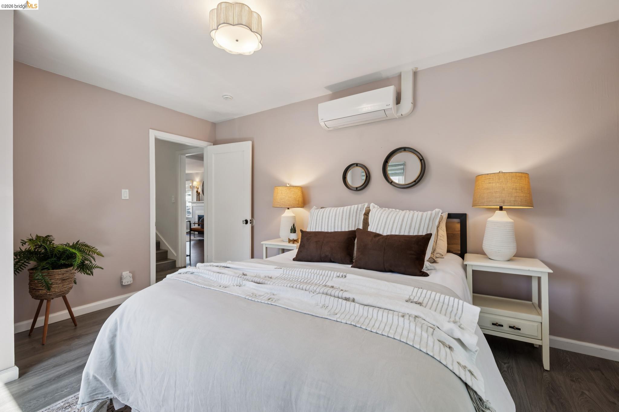 Detail Gallery Image 31 of 52 For 2564 35th Ave, Oakland,  CA 94601 - 3 Beds | 2 Baths