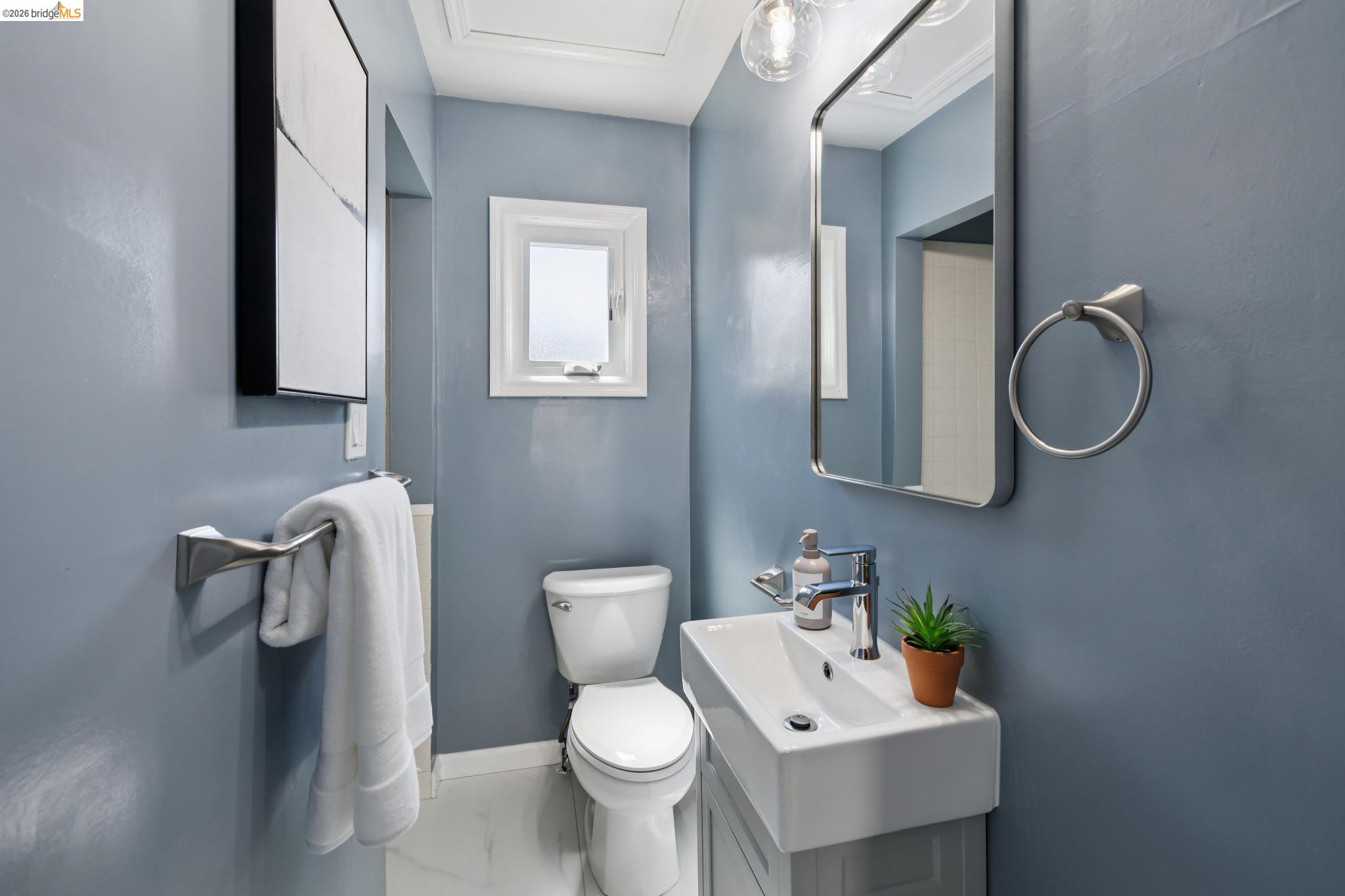 Detail Gallery Image 32 of 52 For 2564 35th Ave, Oakland,  CA 94601 - 3 Beds | 2 Baths