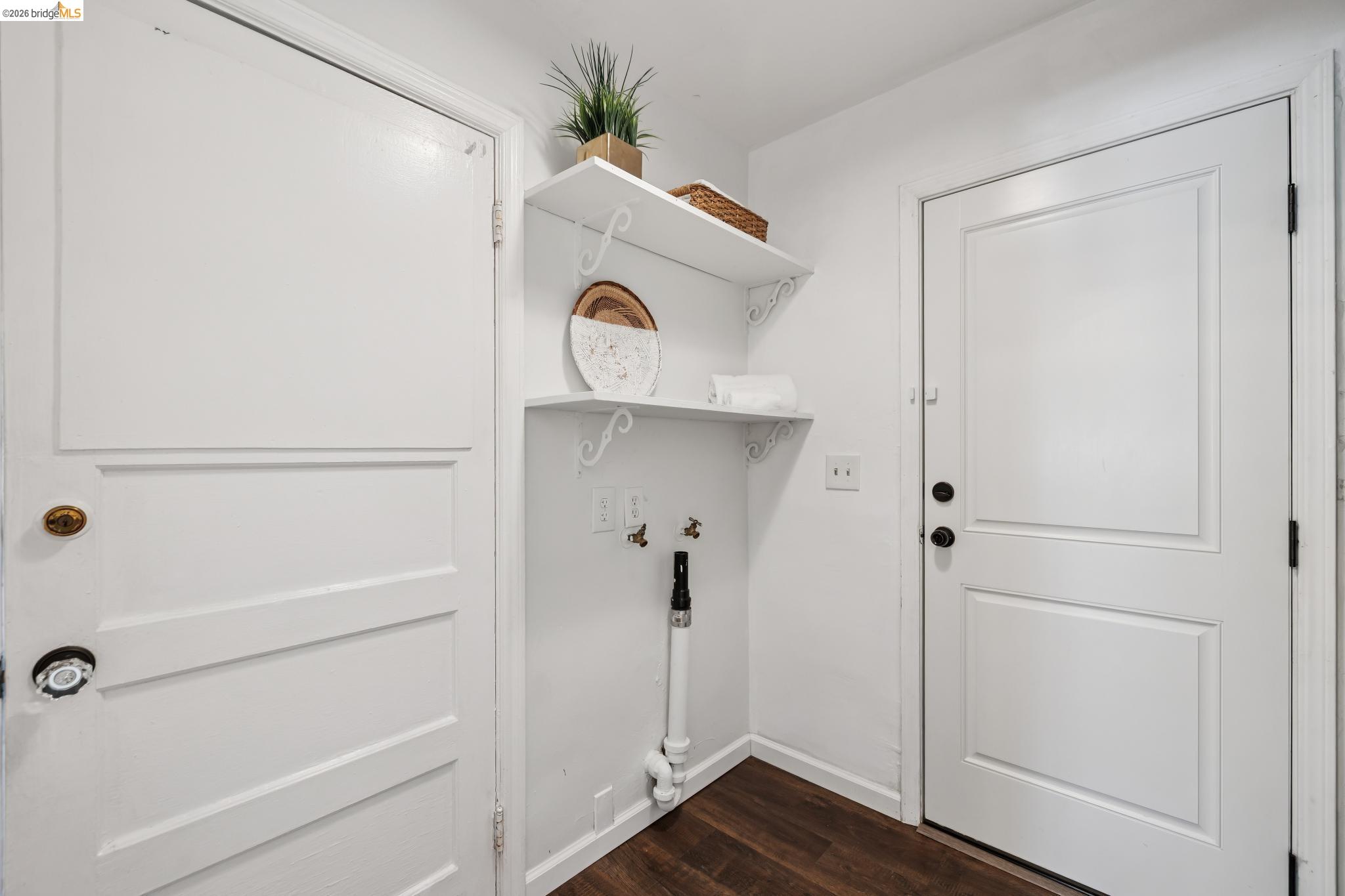 Detail Gallery Image 36 of 52 For 2564 35th Ave, Oakland,  CA 94601 - 3 Beds | 2 Baths