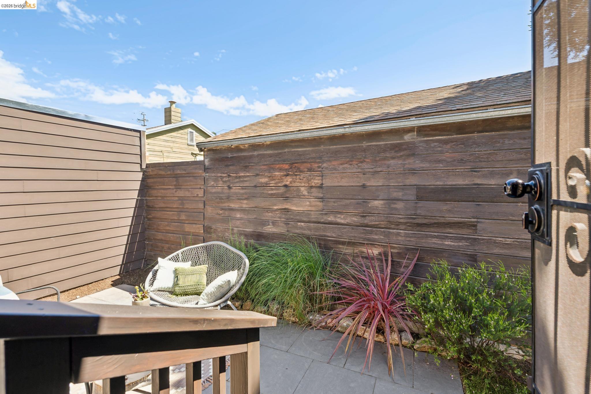 Detail Gallery Image 42 of 52 For 2564 35th Ave, Oakland,  CA 94601 - 3 Beds | 2 Baths