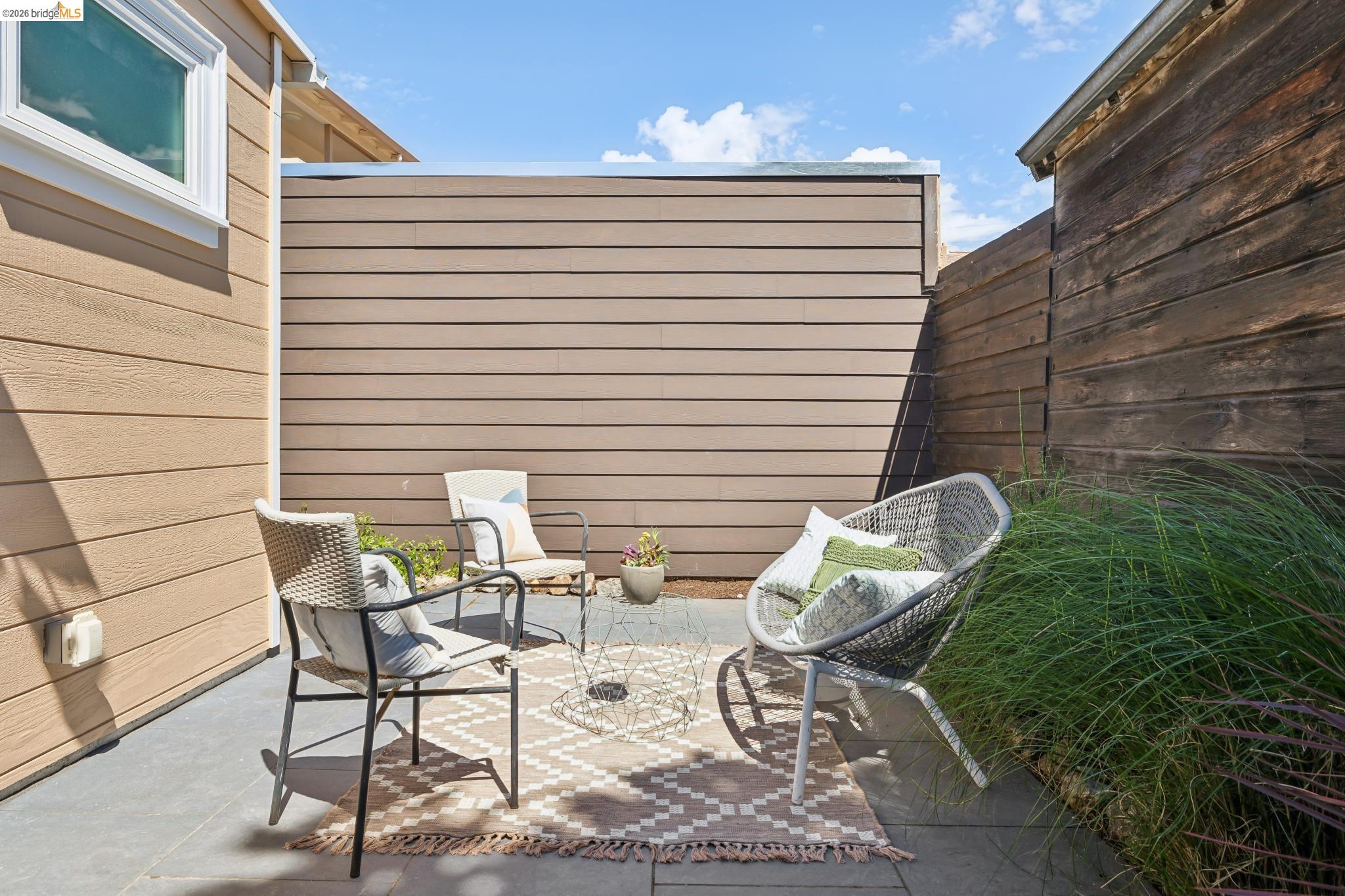 Detail Gallery Image 43 of 52 For 2564 35th Ave, Oakland,  CA 94601 - 3 Beds | 2 Baths