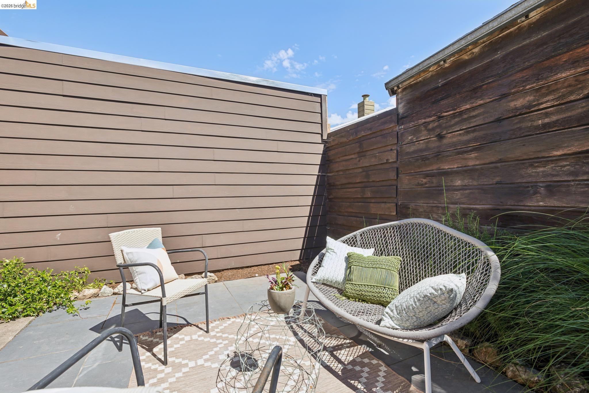 Detail Gallery Image 44 of 52 For 2564 35th Ave, Oakland,  CA 94601 - 3 Beds | 2 Baths