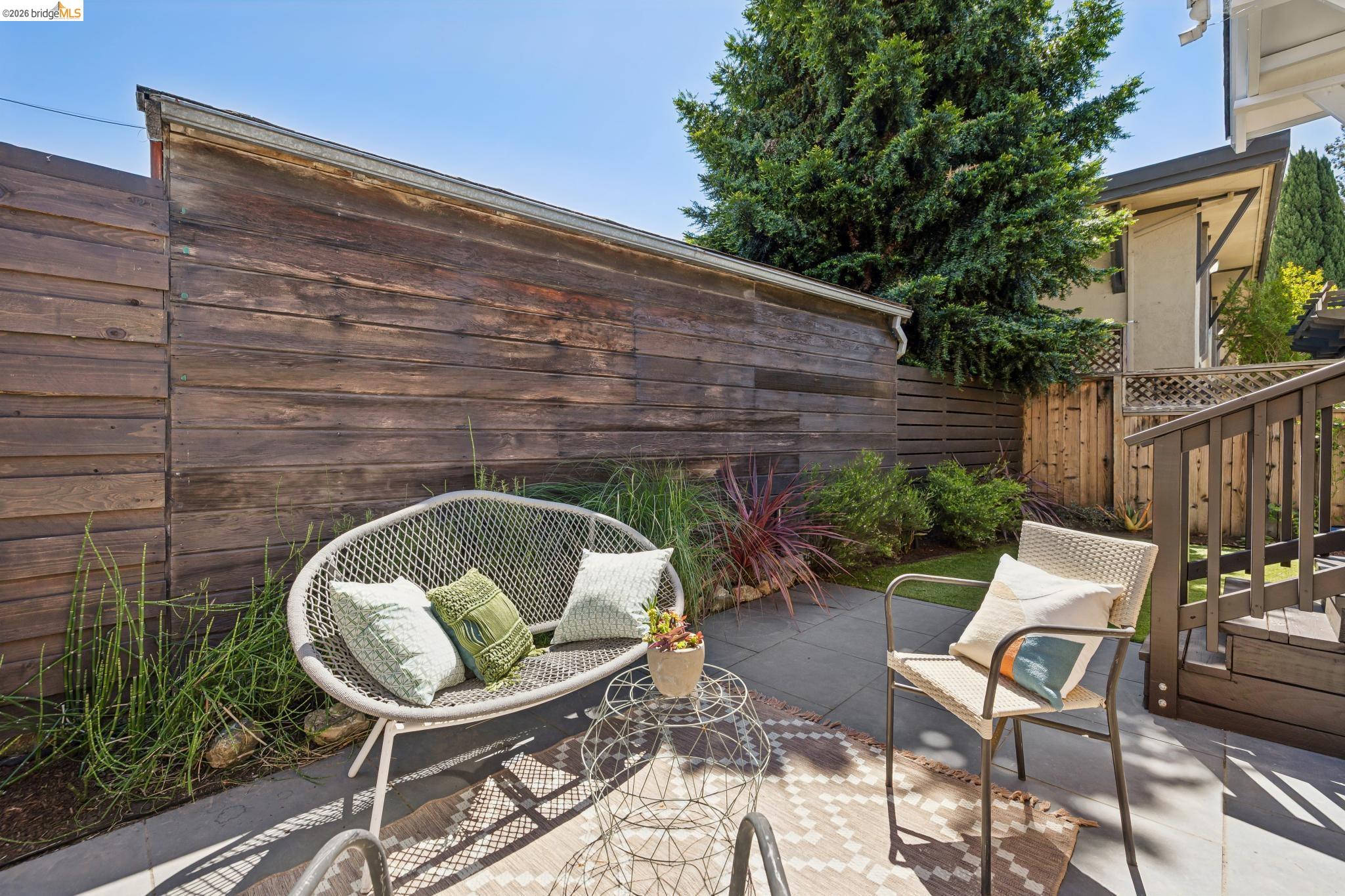 Detail Gallery Image 45 of 52 For 2564 35th Ave, Oakland,  CA 94601 - 3 Beds | 2 Baths