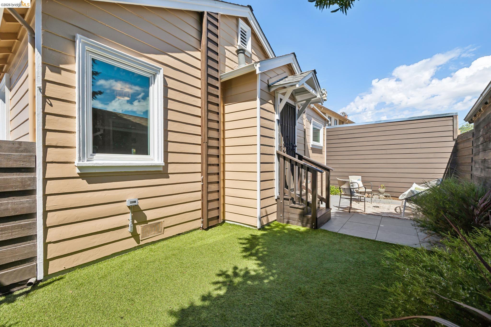 Detail Gallery Image 51 of 52 For 2564 35th Ave, Oakland,  CA 94601 - 3 Beds | 2 Baths