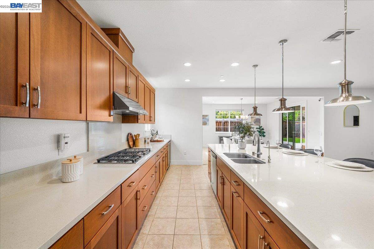 Detail Gallery Image 13 of 54 For 405 Wayland Loop, Livermore,  CA 94550 - 5 Beds | 4 Baths