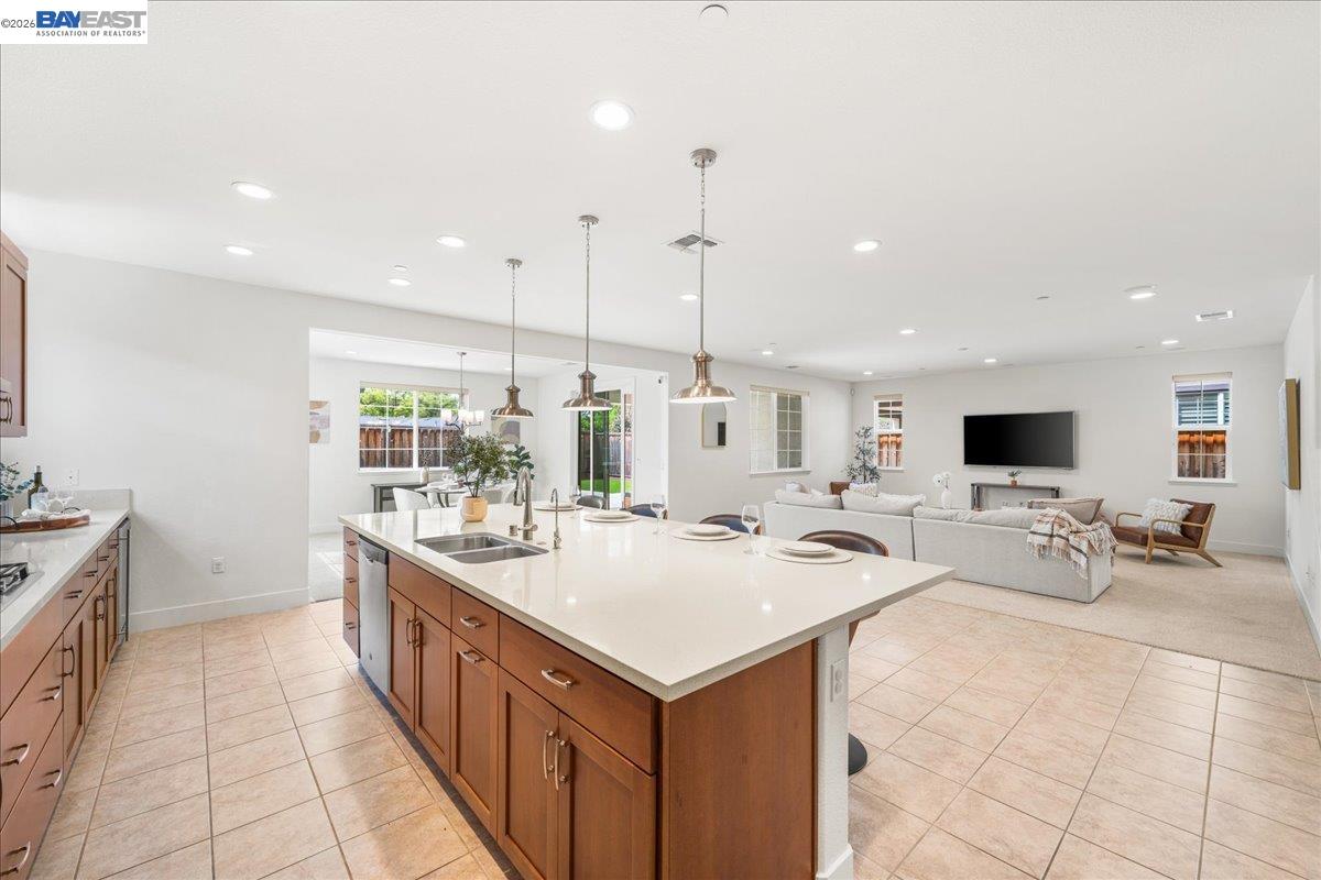 Detail Gallery Image 14 of 54 For 405 Wayland Loop, Livermore,  CA 94550 - 5 Beds | 4 Baths