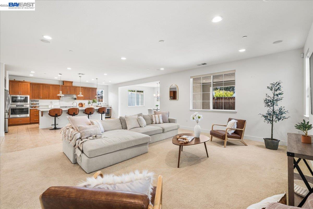 Detail Gallery Image 17 of 54 For 405 Wayland Loop, Livermore,  CA 94550 - 5 Beds | 4 Baths