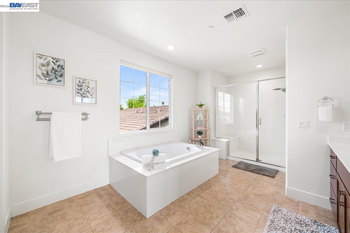 Detail Gallery Image 28 of 54 For 405 Wayland Loop, Livermore,  CA 94550 - 5 Beds | 4 Baths