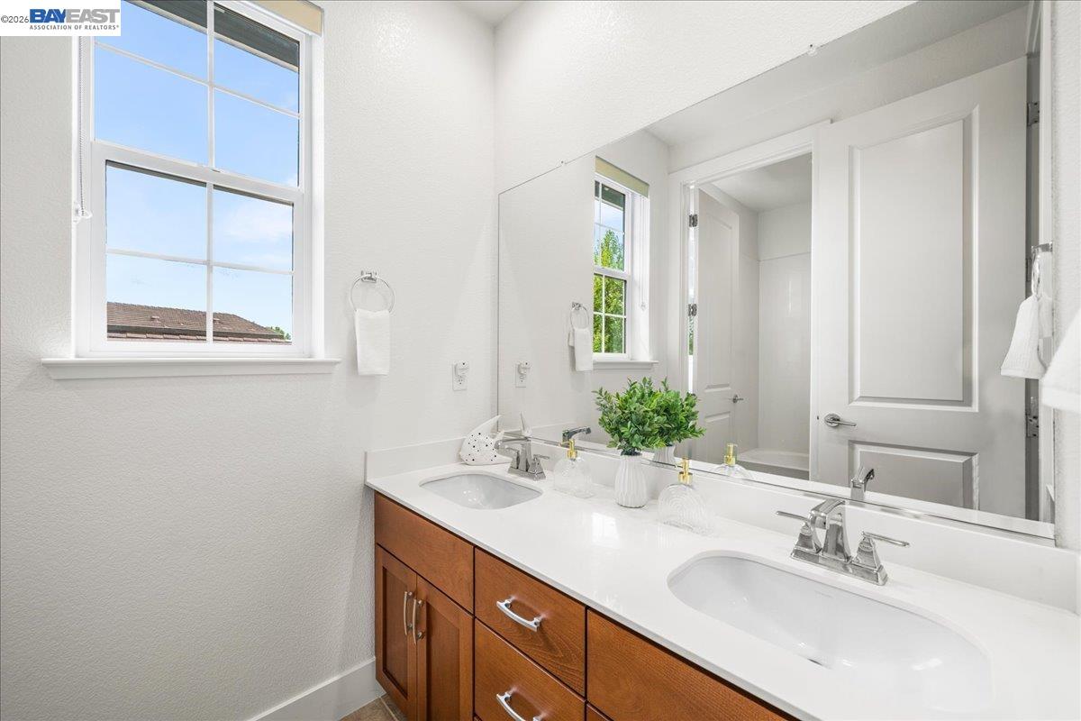 Detail Gallery Image 42 of 54 For 405 Wayland Loop, Livermore,  CA 94550 - 5 Beds | 4 Baths