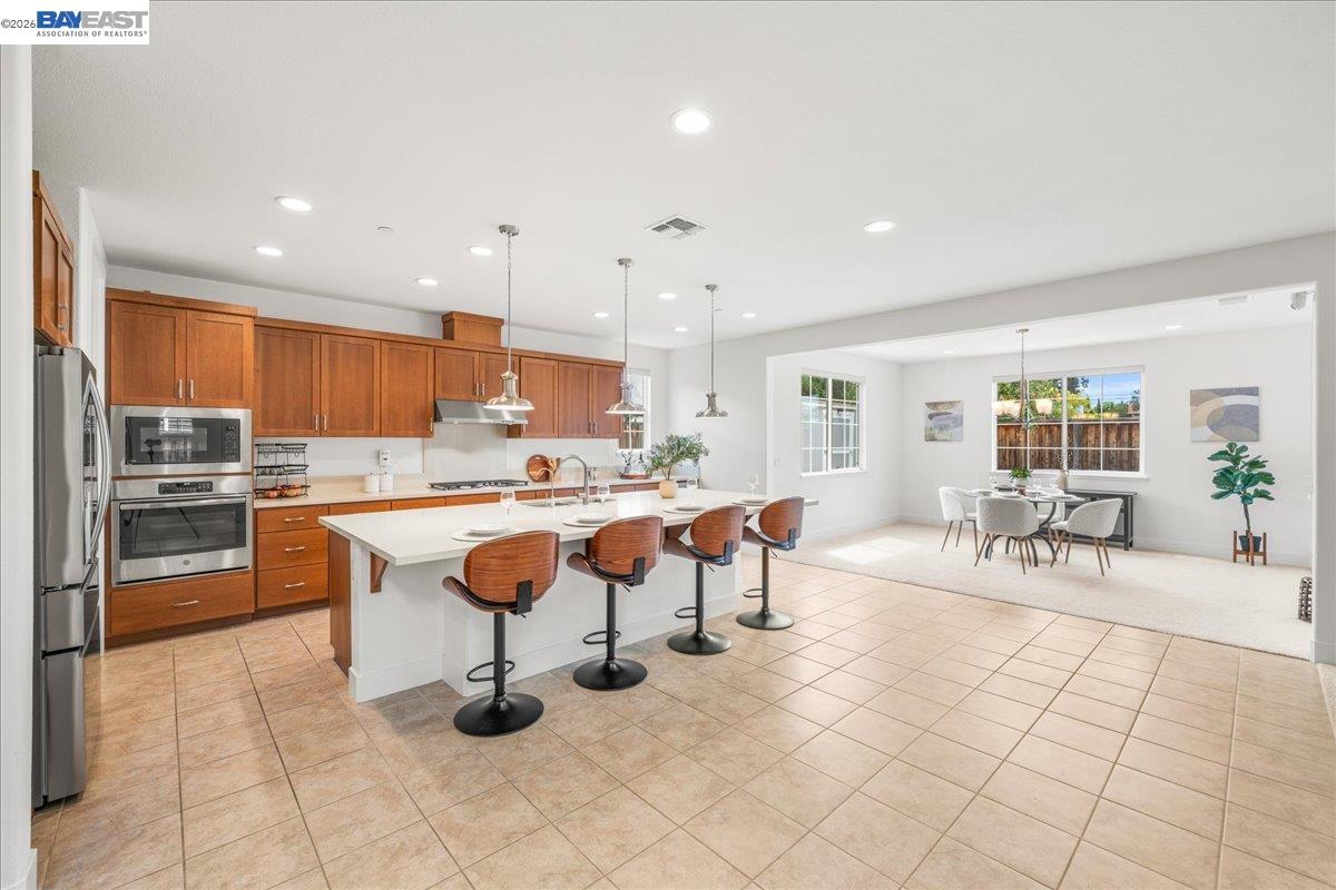 Detail Gallery Image 7 of 54 For 405 Wayland Loop, Livermore,  CA 94550 - 5 Beds | 4 Baths