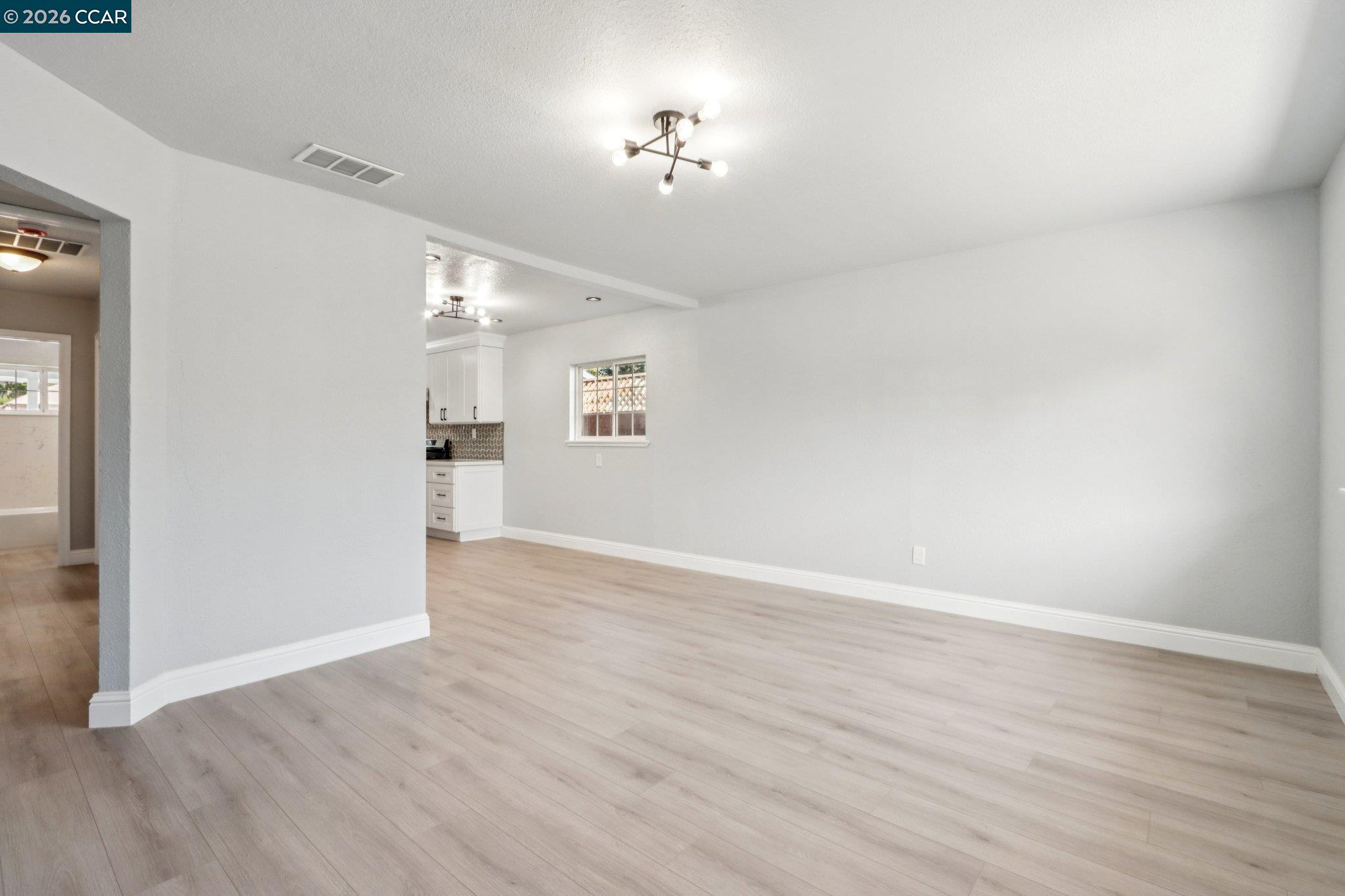 Detail Gallery Image 12 of 42 For 105 Phelan Ave, Vallejo,  CA 94590 - 3 Beds | 1 Baths