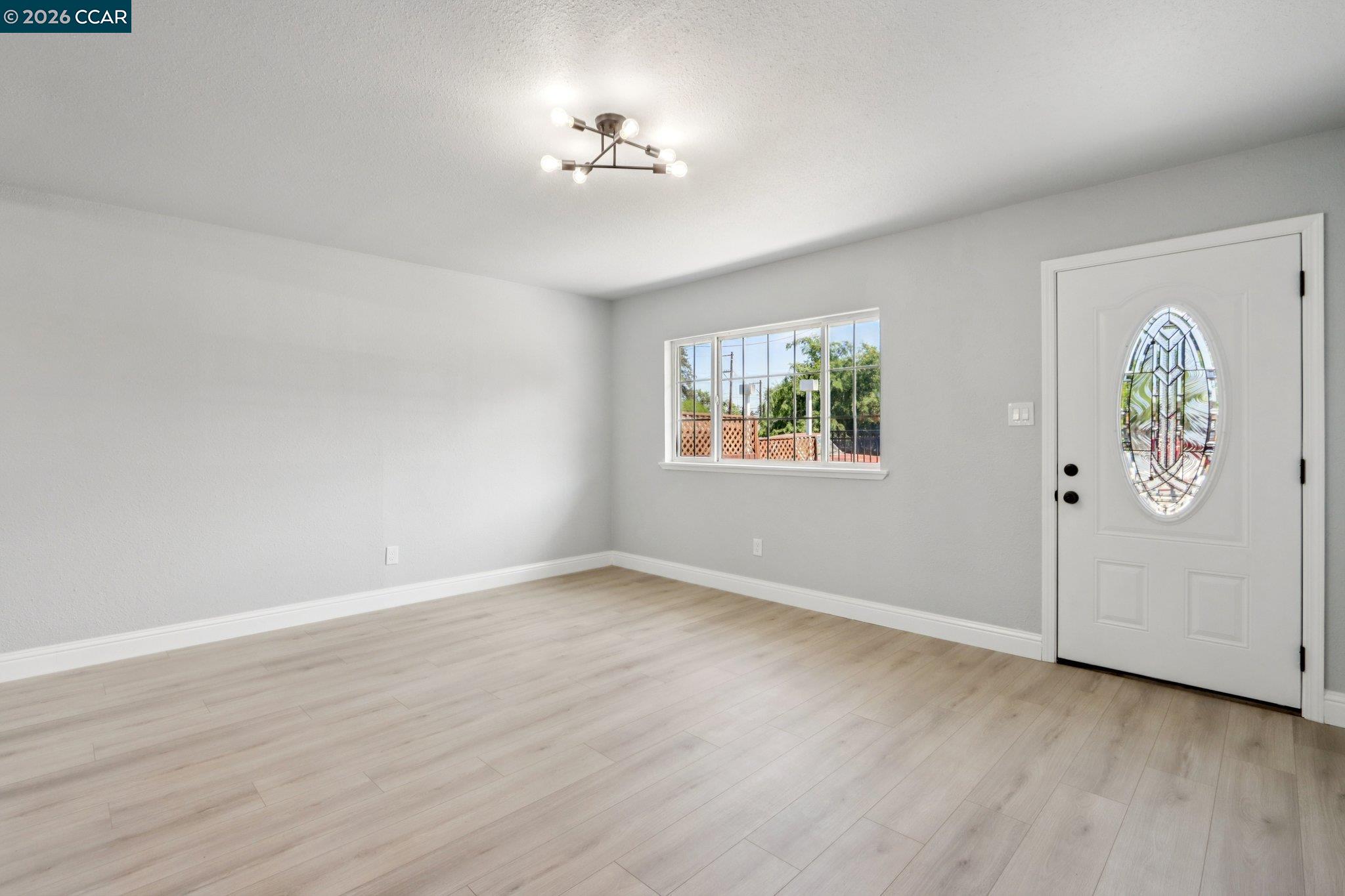 Detail Gallery Image 10 of 42 For 105 Phelan Ave, Vallejo,  CA 94590 - 3 Beds | 1 Baths