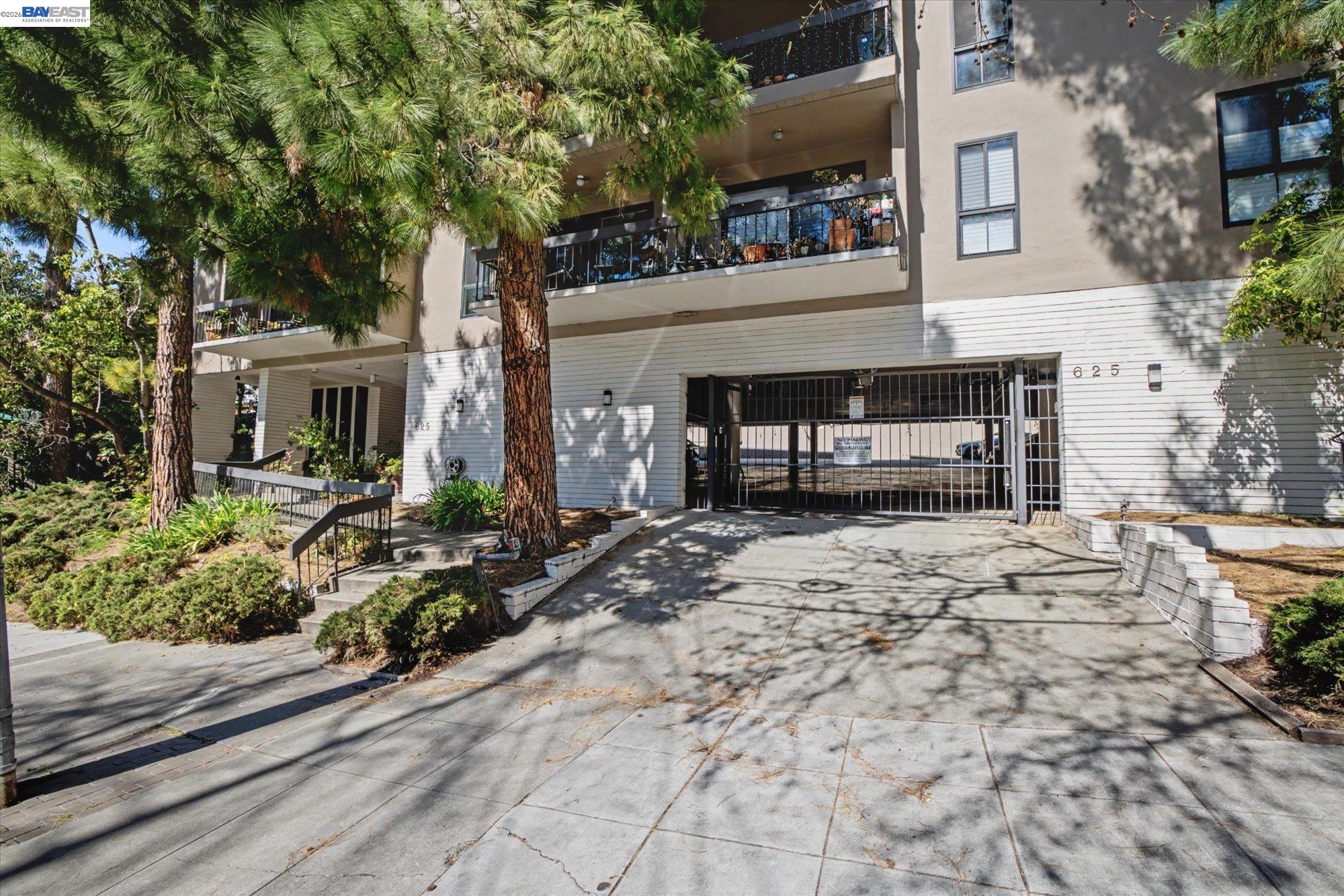 Condos For Sale in Oakland, CA