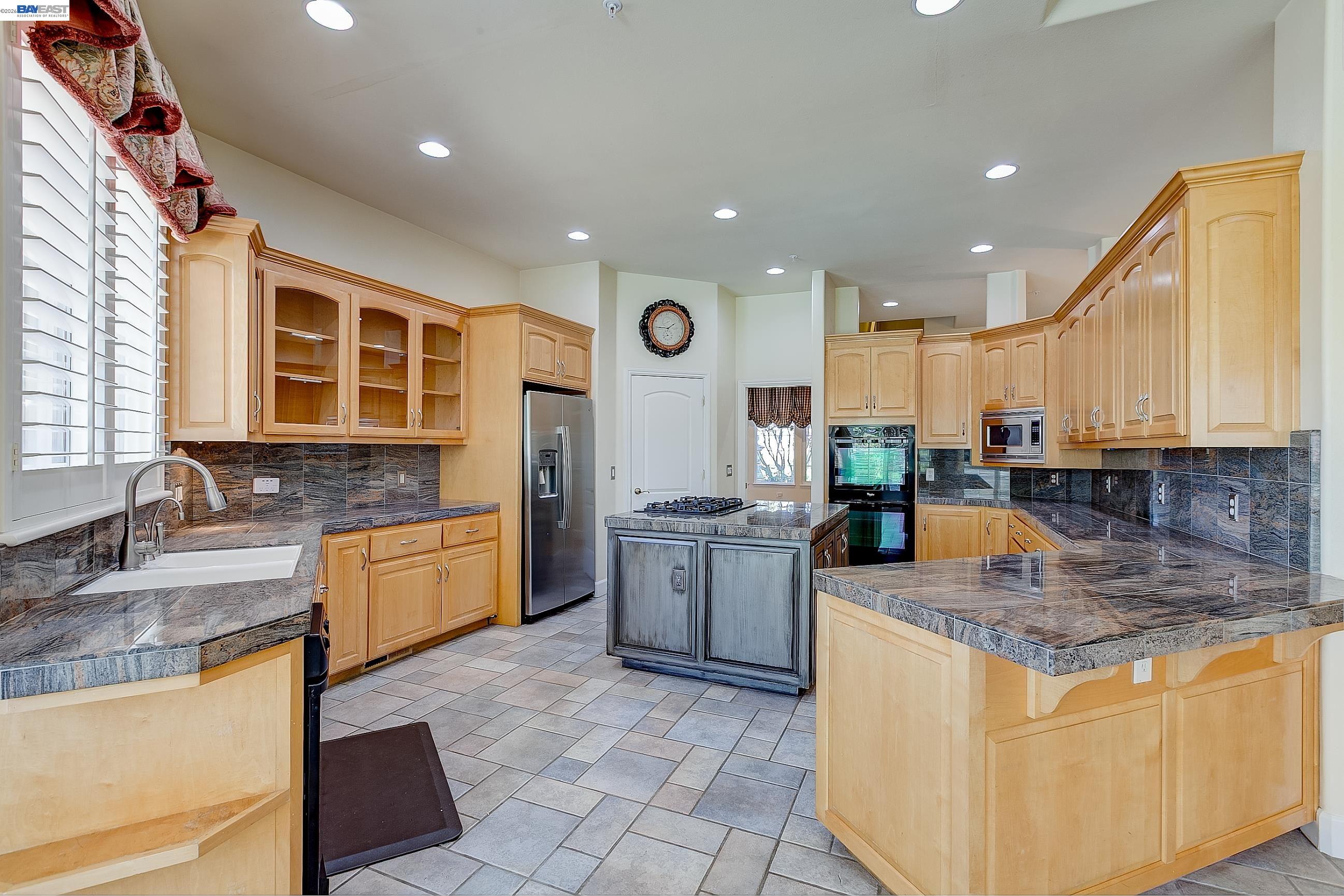 Detail Gallery Image 34 of 60 For 2779 E Ruby Hill Dr, Pleasanton,  CA 94566 - 4 Beds | 4/1 Baths