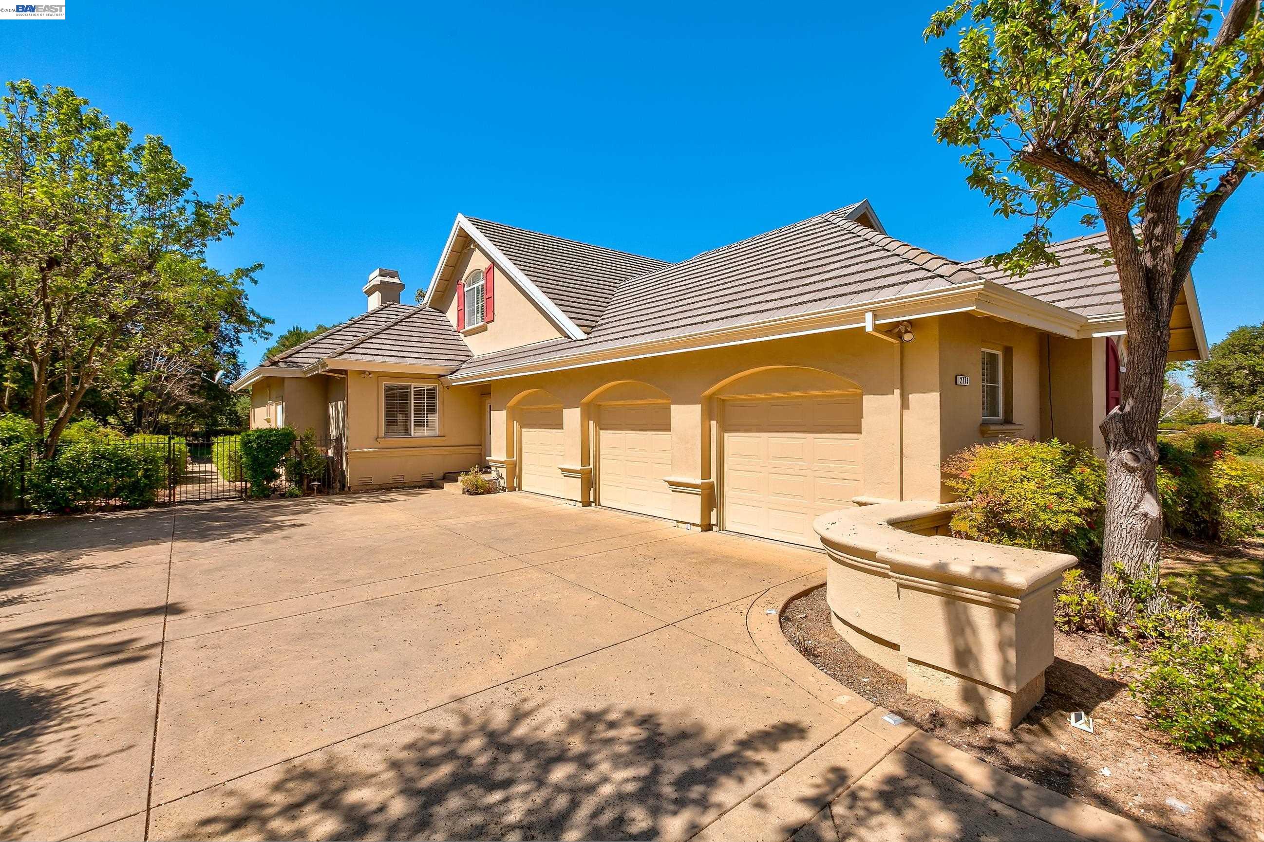 Detail Gallery Image 8 of 60 For 2779 E Ruby Hill Dr, Pleasanton,  CA 94566 - 4 Beds | 4/1 Baths