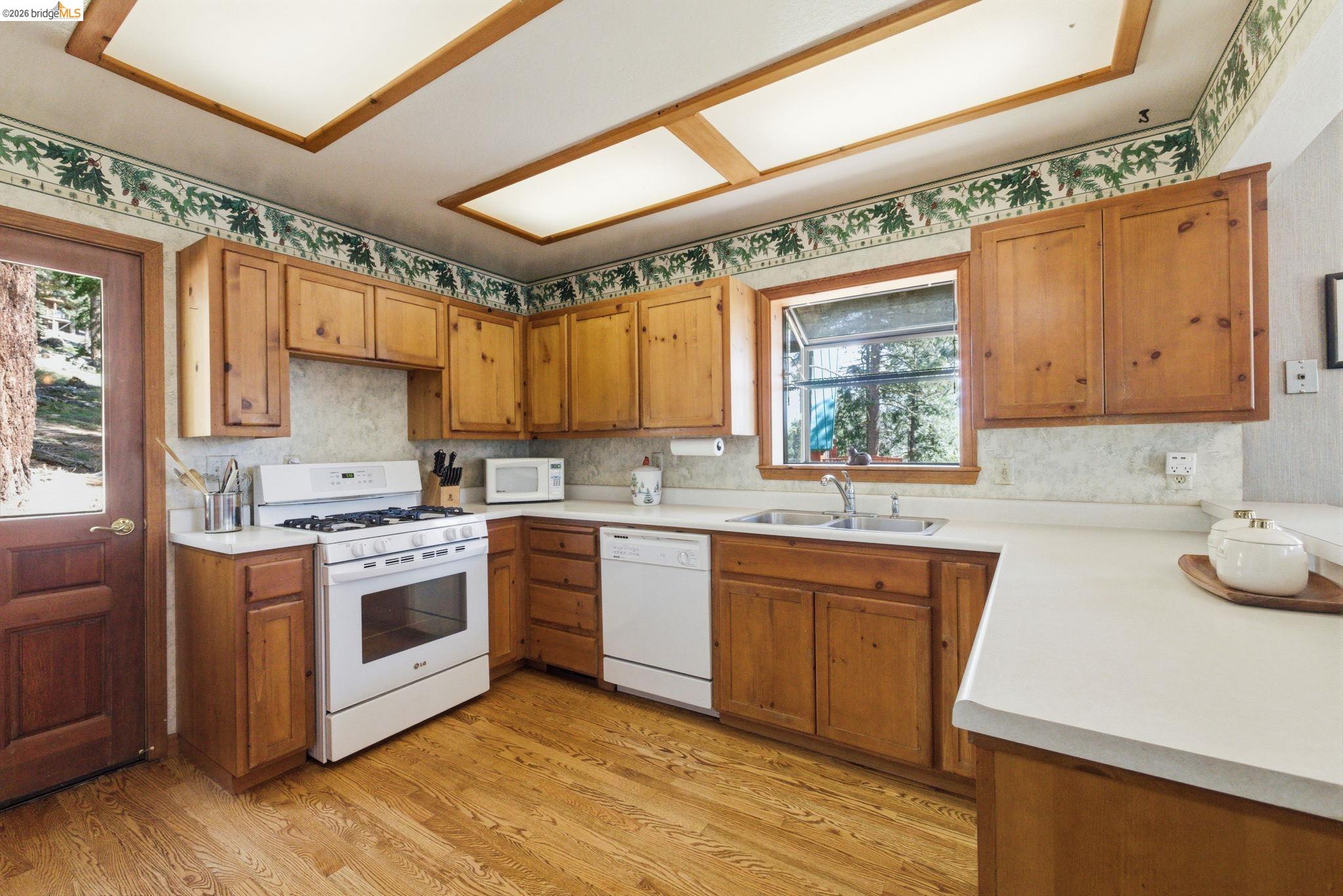 Detail Gallery Image 15 of 44 For 675 Skyline Dr, Arnold,  CA 95223 - 3 Beds | 3 Baths