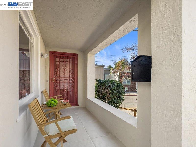 Detail Gallery Image 3 of 18 For 2924 Morcom Ave, Oakland,  CA 94619-3316 - – Beds | – Baths