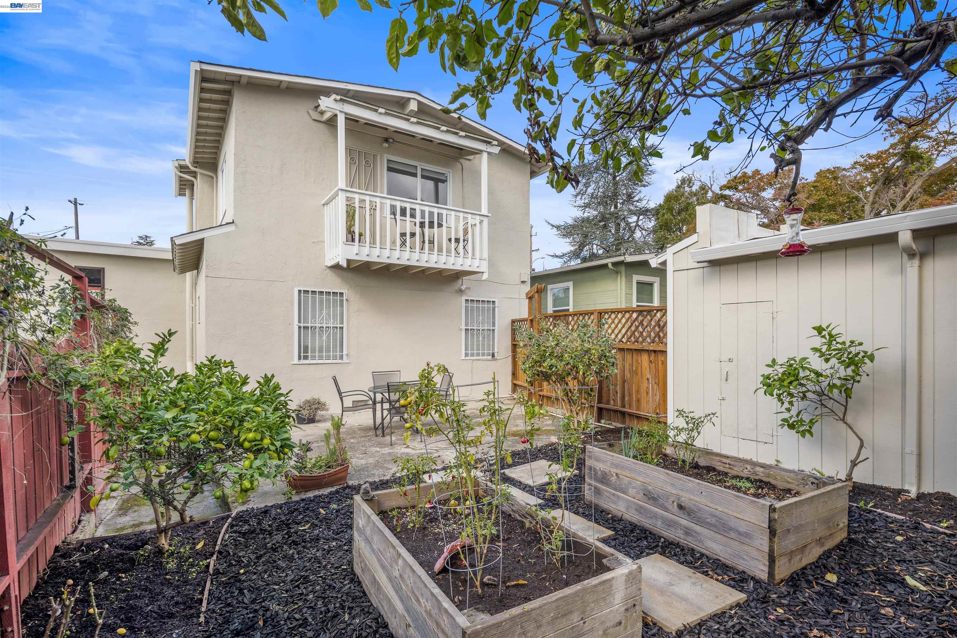 Detail Gallery Image 8 of 18 For 2924 Morcom Ave, Oakland,  CA 94619-3316 - – Beds | – Baths