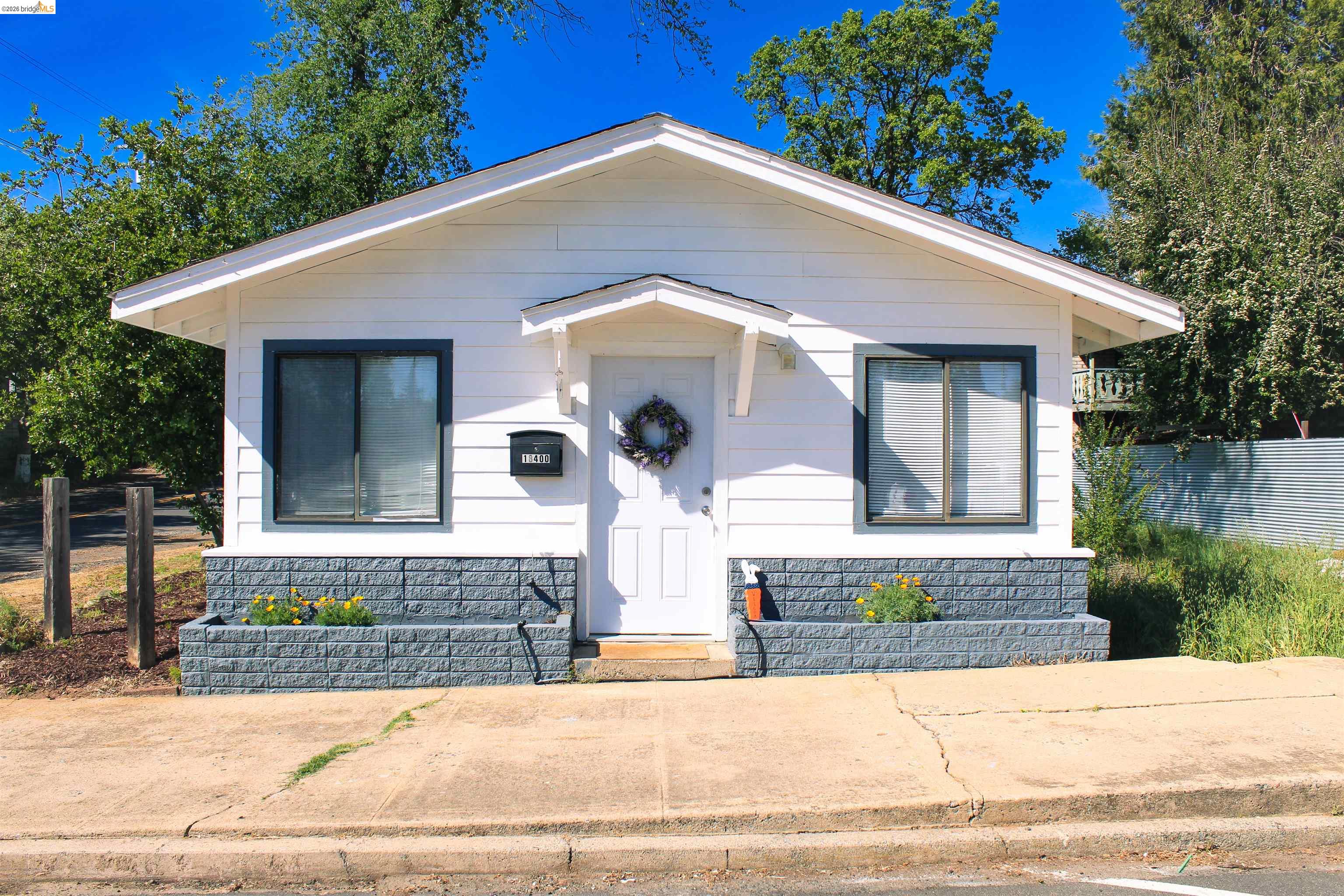 Front Image Thumbnail for EB41130559